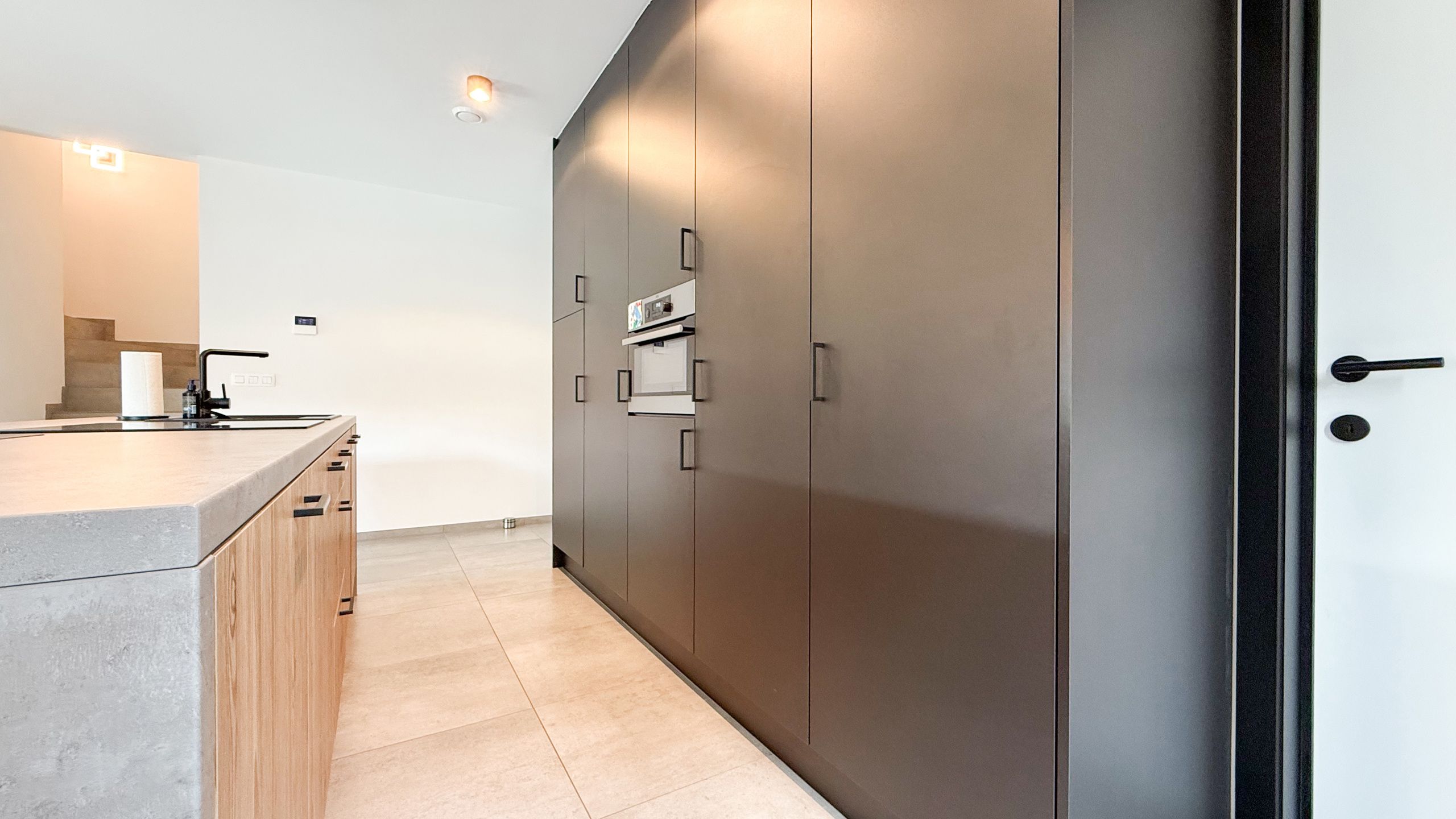 Instapklare BEN-woning met 4slpk en grote omheinde tuin! foto 3
