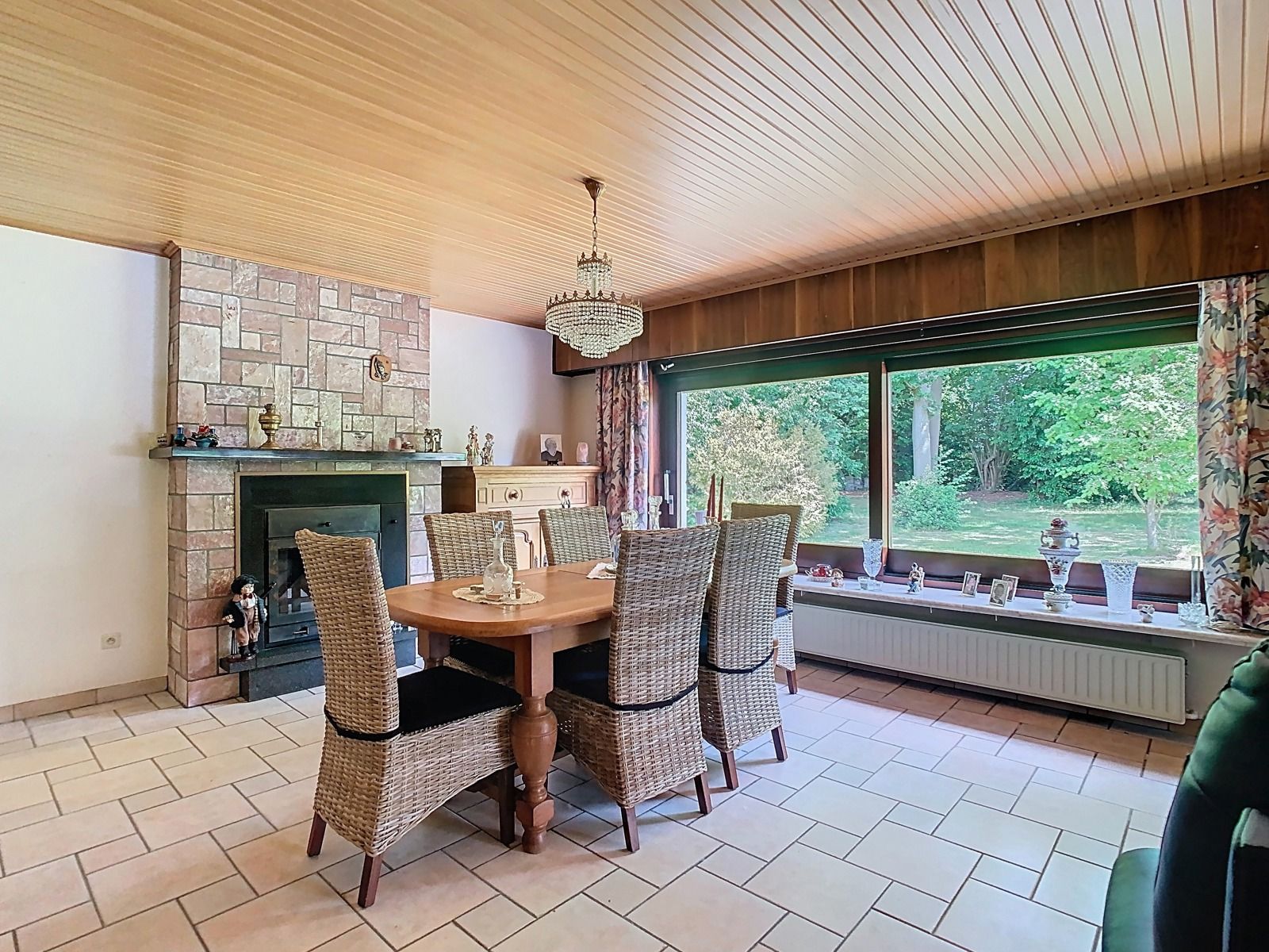 Woning met 2 SLPK, garages en riante tuin, op Toplocatie! foto 4