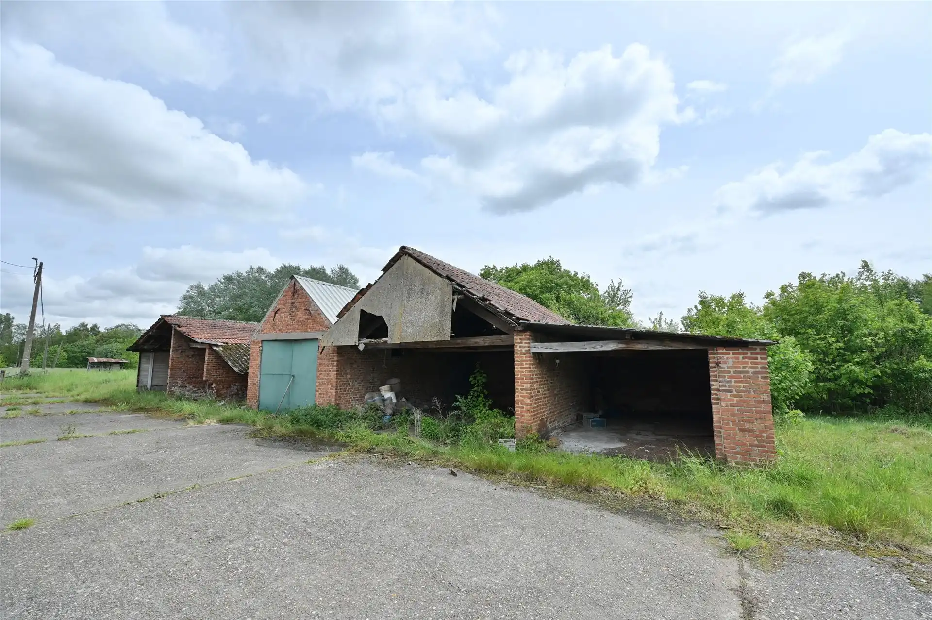 Te renoveren hoeve op rustige locatie foto 4