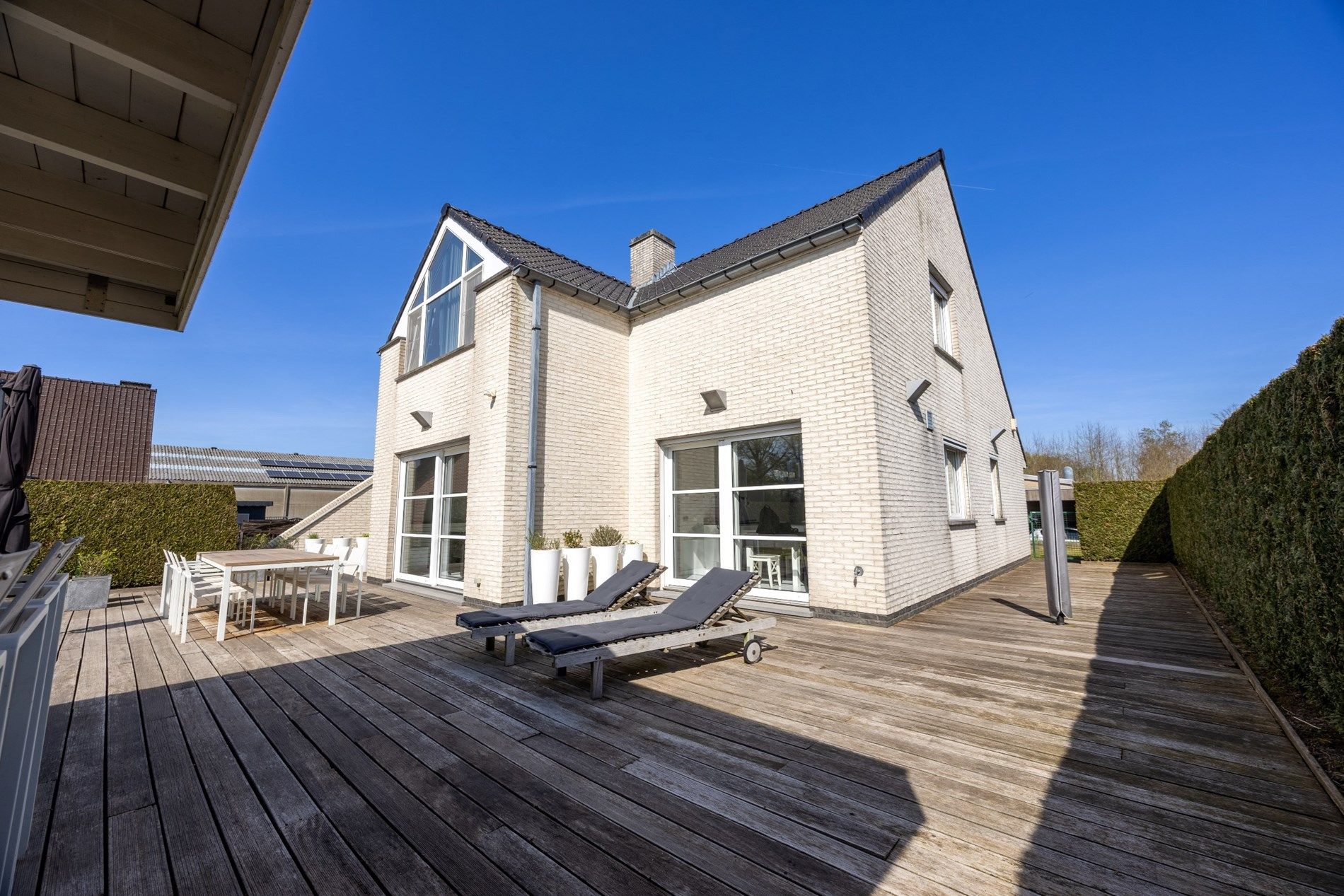 UNIEKE VILLA MET MAGAZIJN VAN 550 M² foto 16