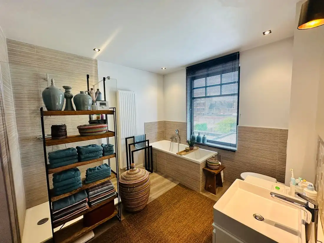 Moderne rijwoning in Hasselt met tuin, terras en 3 slaapkamers foto 11