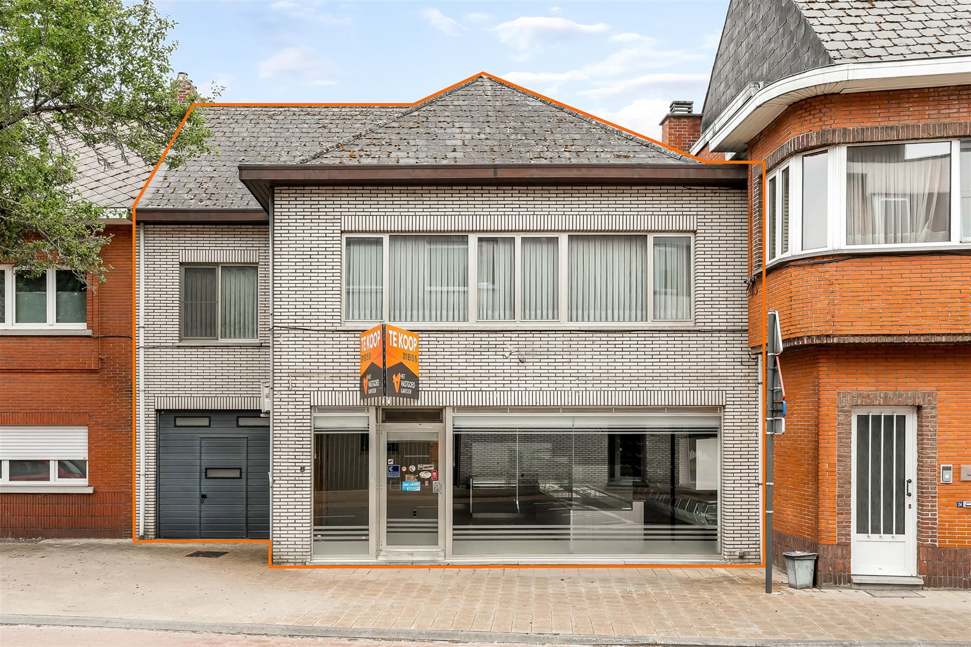 CENTRAAL GELEGEN, RUIM HANDELSPAND MET WOONST (415M²) TE BALEN foto {{pictureIndex}}