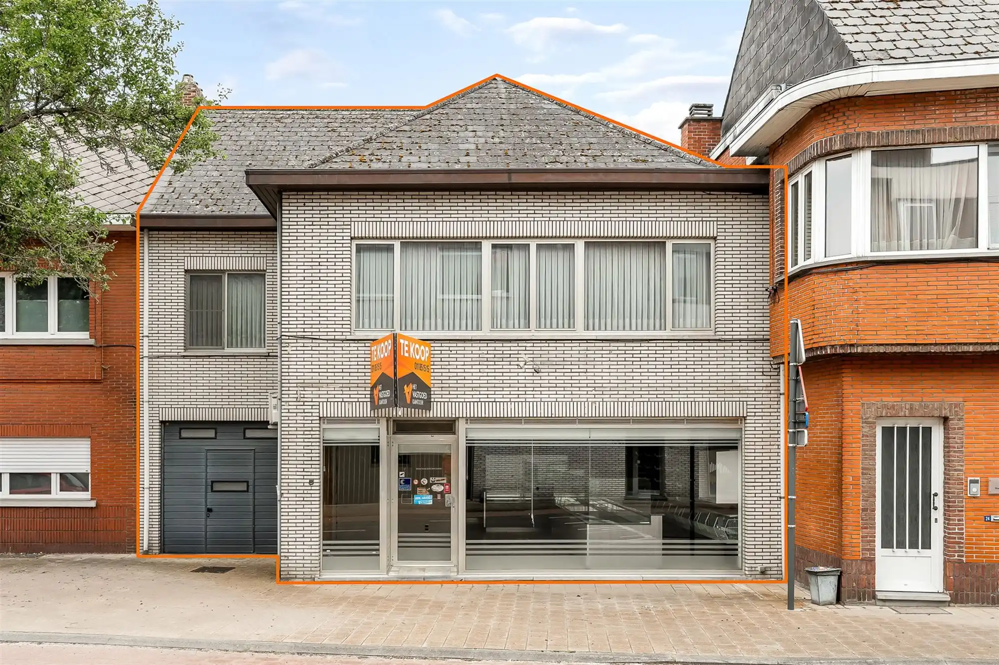 CENTRAAL GELEGEN, RUIM HANDELSPAND MET WOONST (415M²) TE BALEN foto {{pictureIndex}}