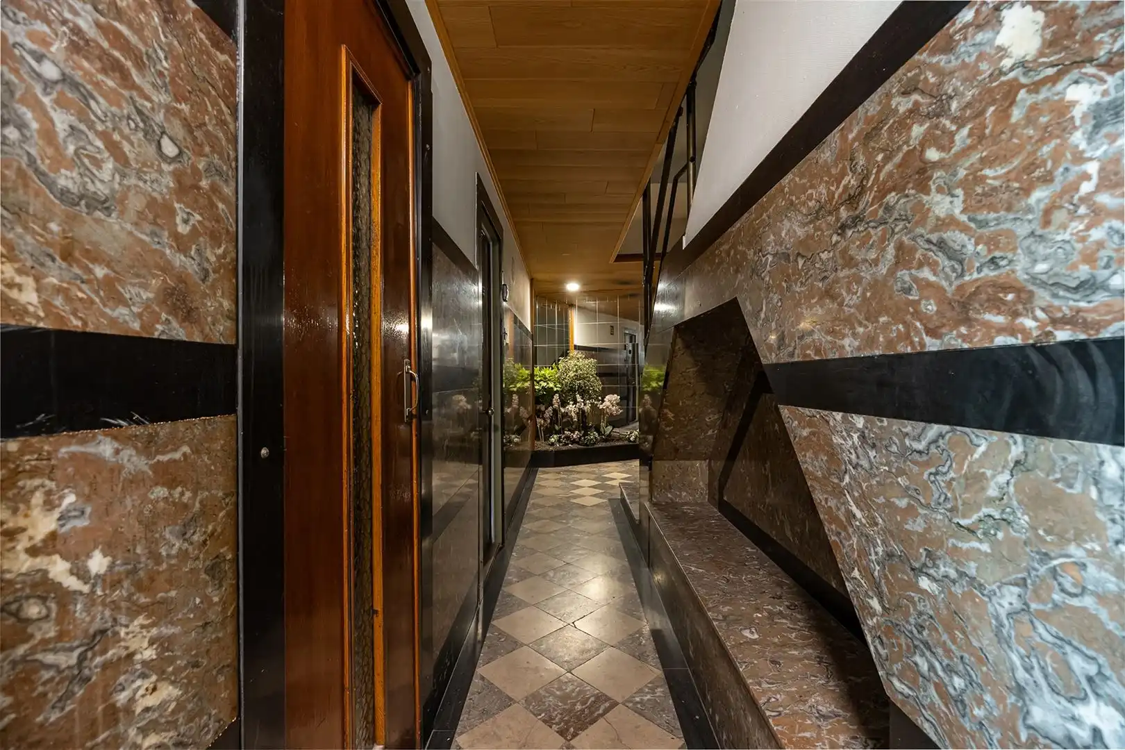 Uiterst charmant appartement op de grens van Zurenborg foto 20