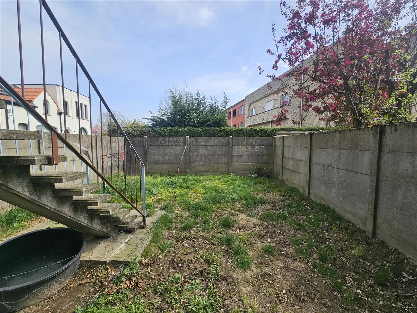 Ruim appartement met 2slps, tuin en garage. foto 11