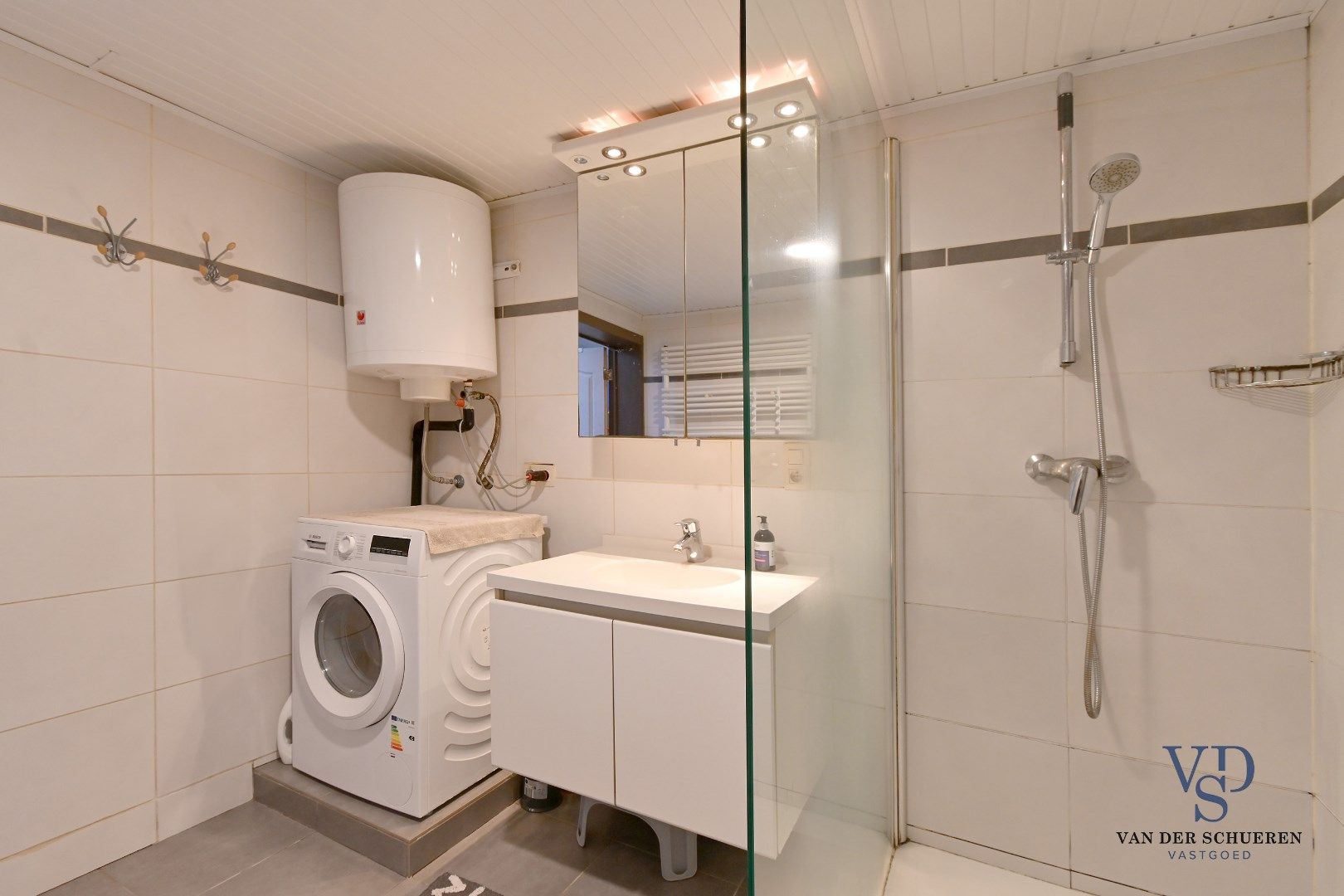 Volledig gerenoveerde woning in Gentbrugge foto 11
