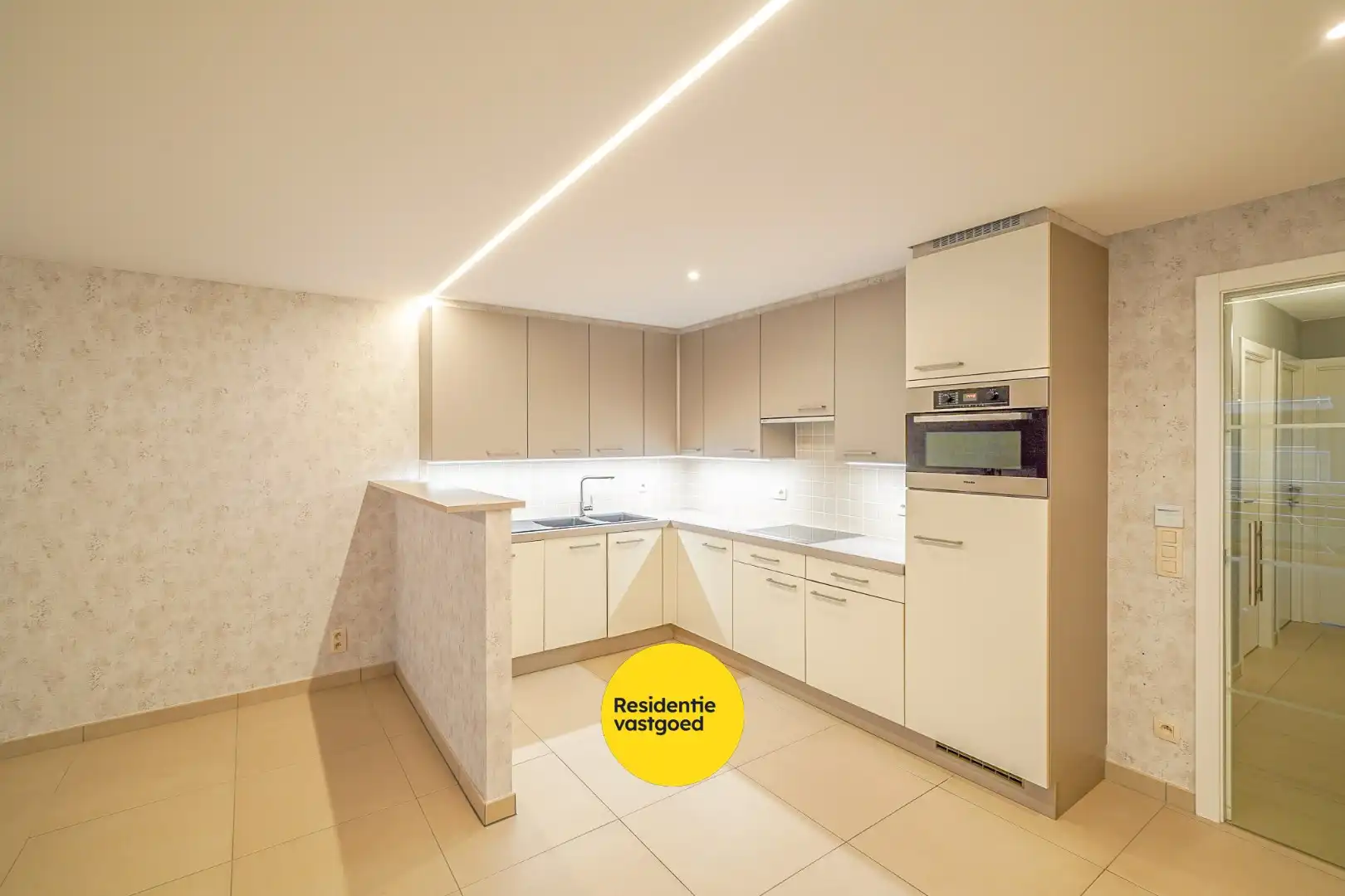 Instapklaar appartement met 2 terrassen te Mariakerke foto 7