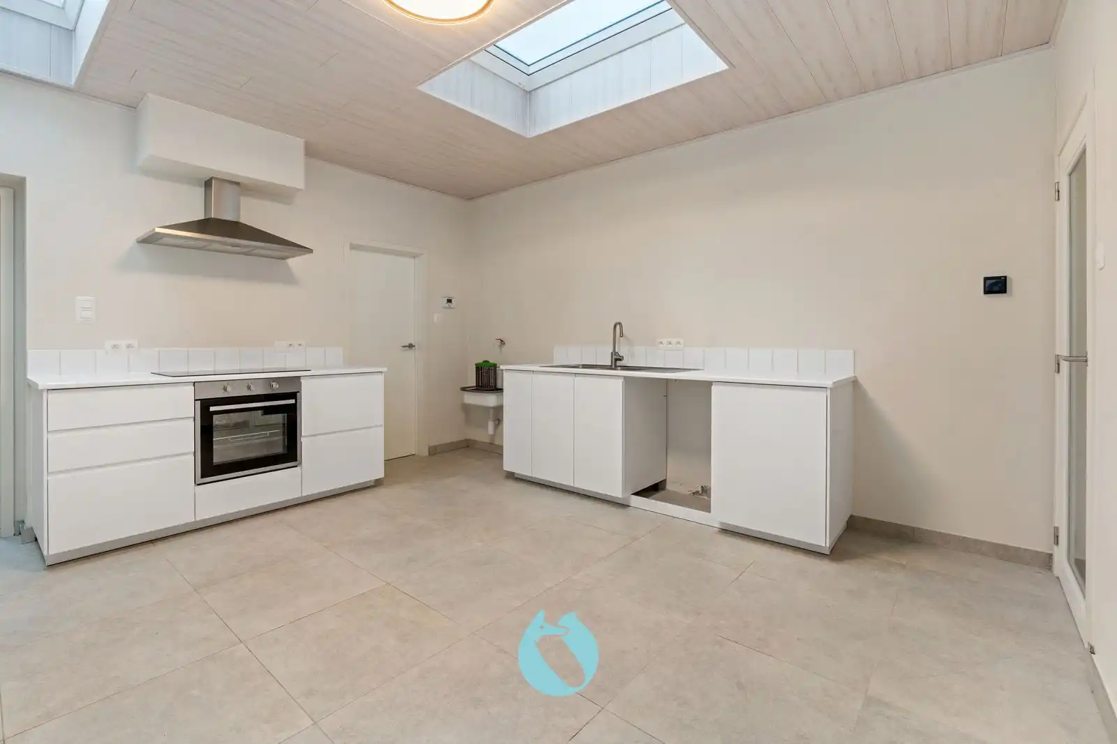 Deze woning combineert authenticiteit en comfort, een locatie die alles binnen handbereik biedt. foto 5