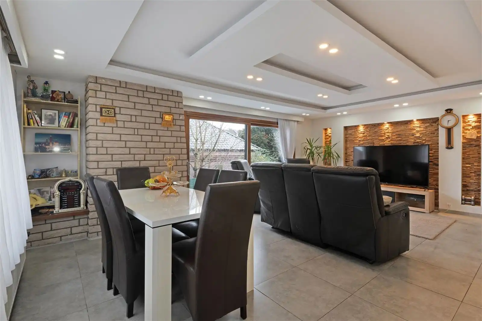 Instapklare gezinswoning met tuin en garage nabij centrum foto 5