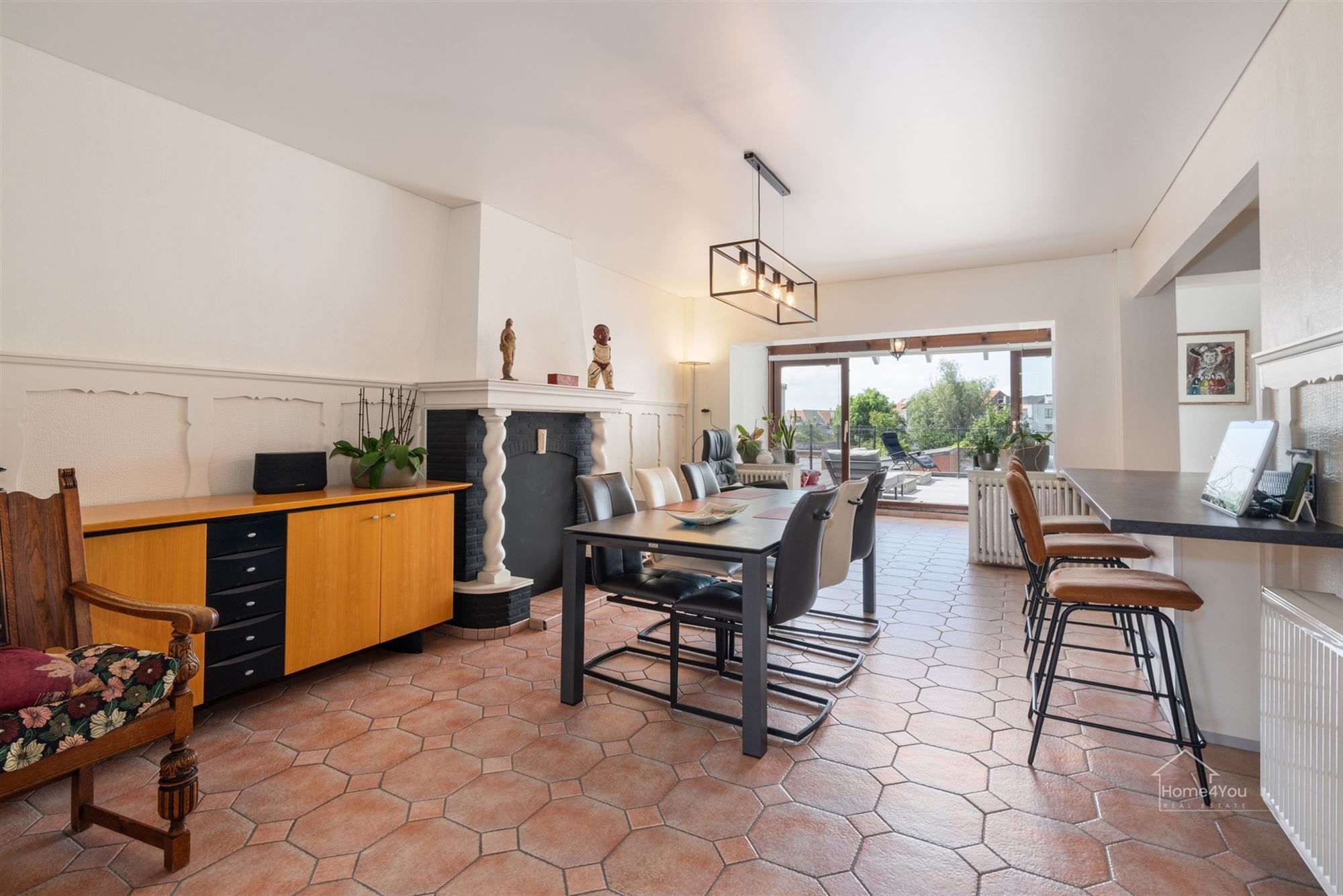 Ruim instapklaar appartement met groot Zuid-gericht terras! foto 14