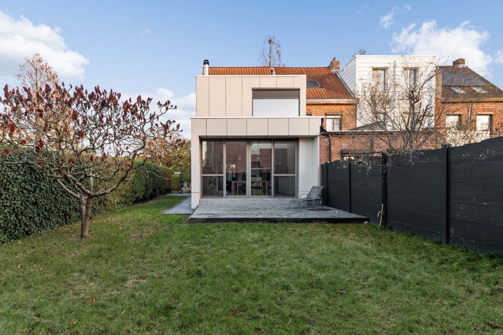 Volledig gerenoveerde woning van 197 m² met 2 à 3 slaapkamers te Wilrijk! foto 24