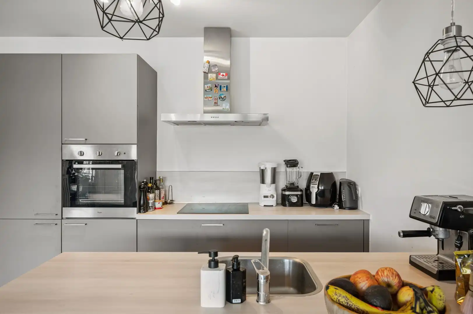 Modern 1-slaapkamerappartement met terras foto 10