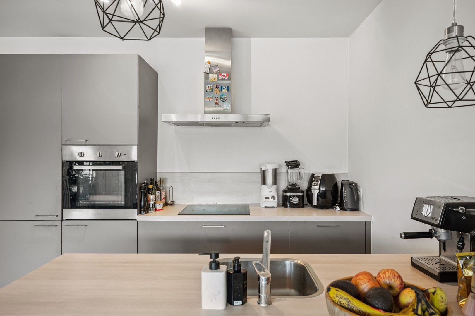 Modern 1-slaapkamerappartement met terras foto 10