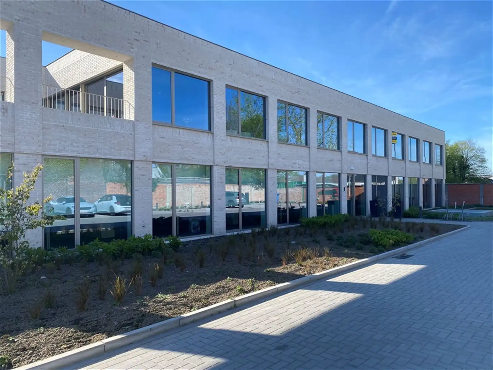 Nieuwbouw kantoren op strategische locatie in Destelbergen foto 14