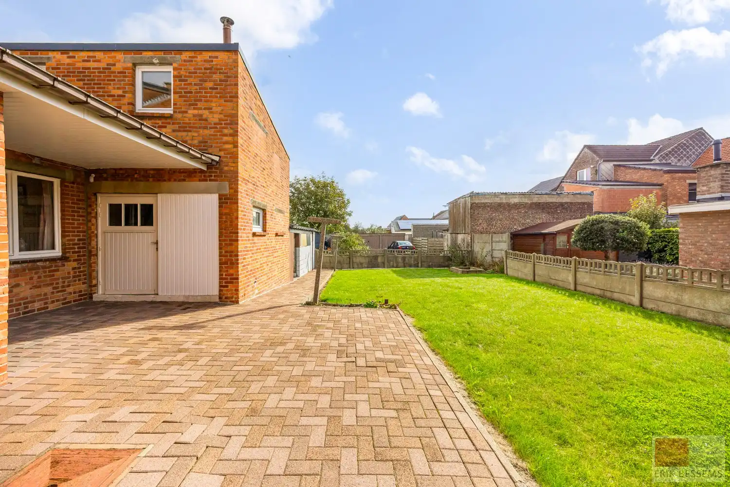 Leuke te renoveren halfopen bebouwing met potentieel en 3 ruime slaapkamers. foto 32