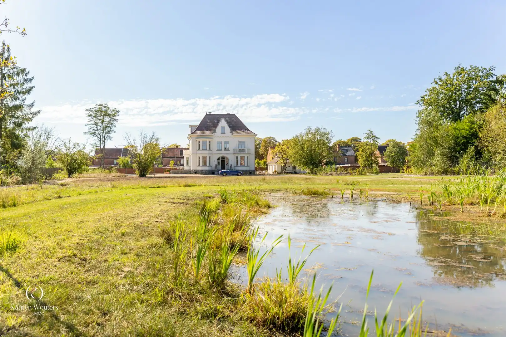 Uitzonderlijke villa met parktuin foto {{pictureIndex}}
