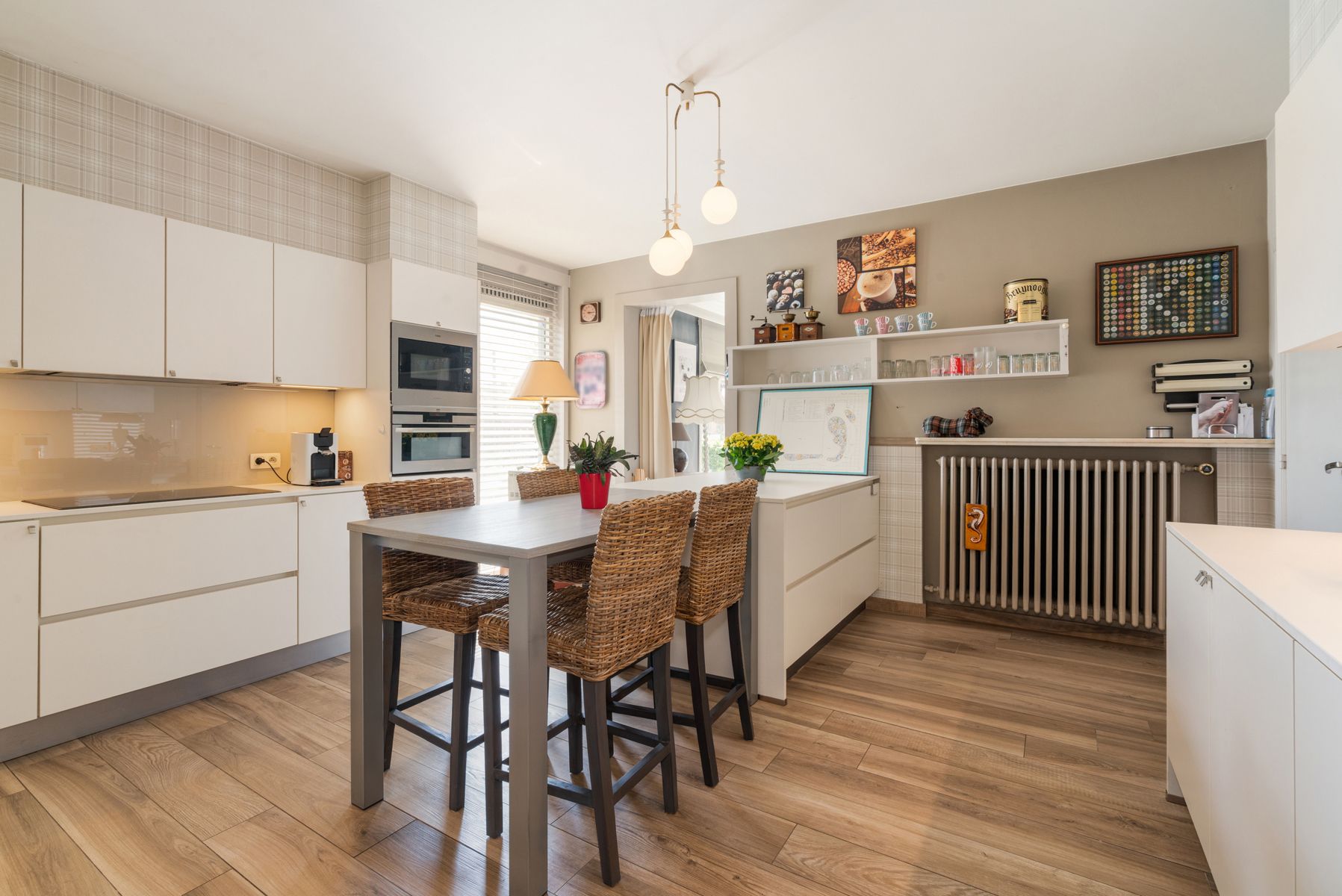 Gelijkvloerse villa met veel potentieel in hartje Kortemark foto 8