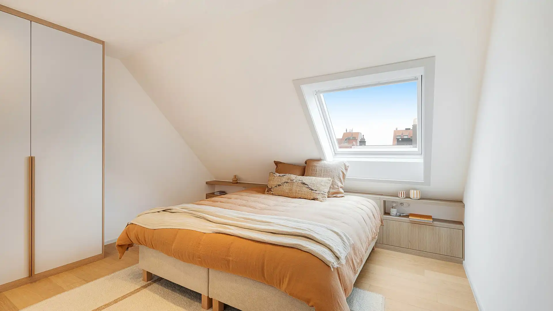 Ruime gerenoveerde duplex met 5 slaapkamers in Knokke. foto 22