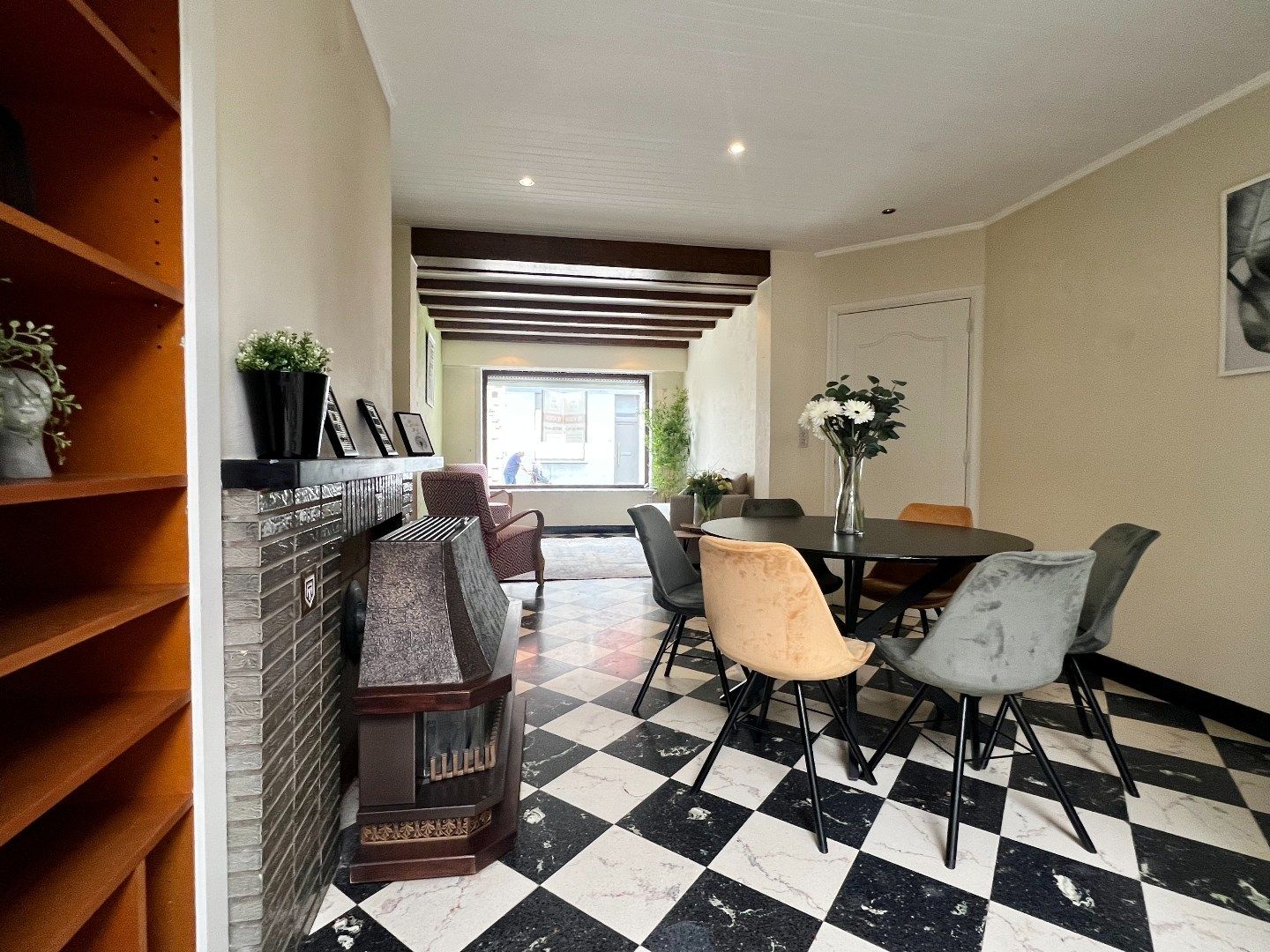 Charmante rijwoning te koop in hartje Harelbeke! – een ideale starterswoning of slimme investering! foto 8