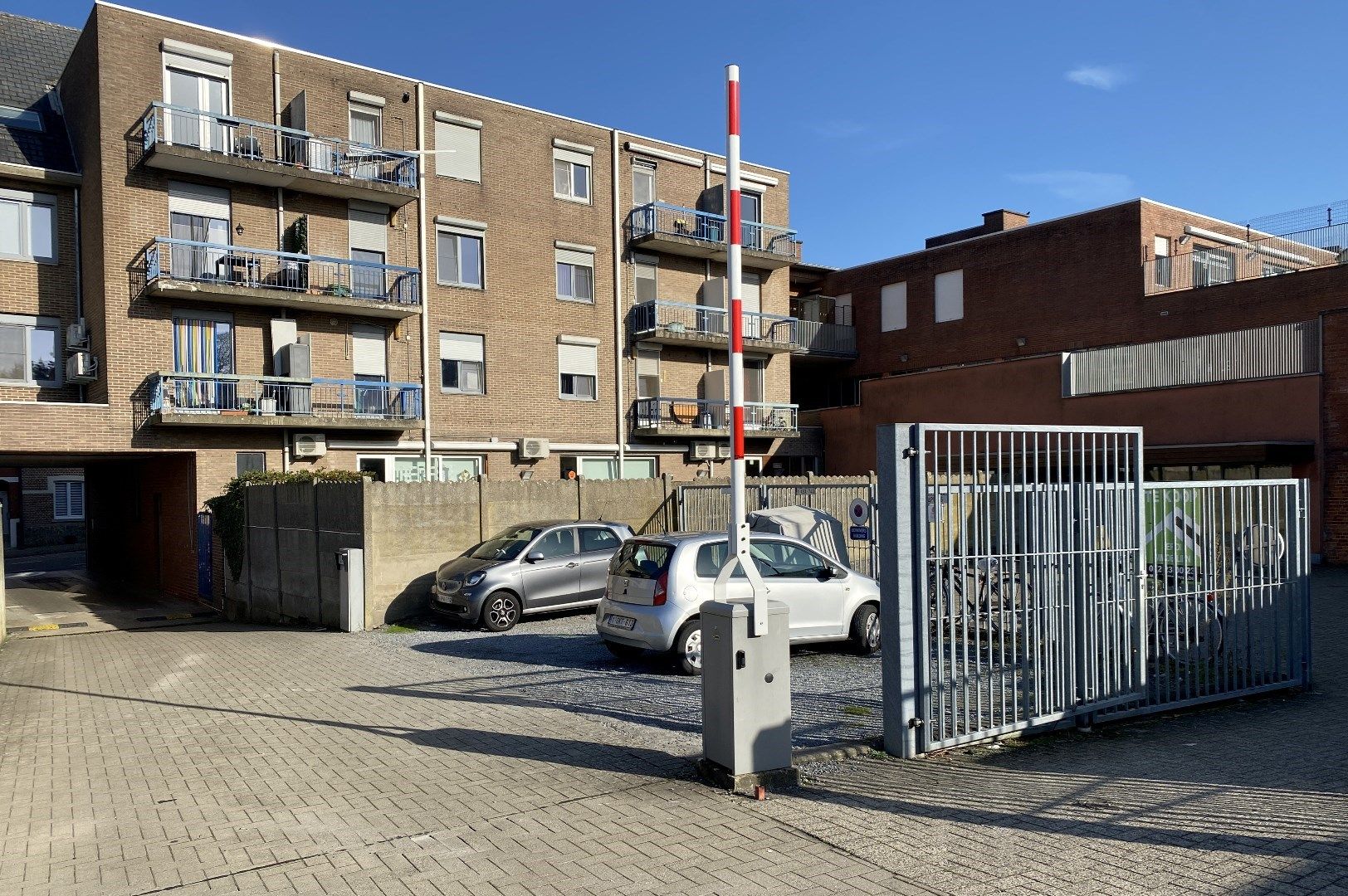 Appartement met 2 slaapkamers en privé parking - centrum Tongeren foto 3