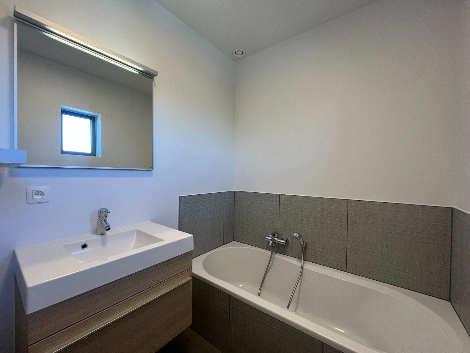 Modern en ruim appartement te huur in Waregem – 114 m² foto 13