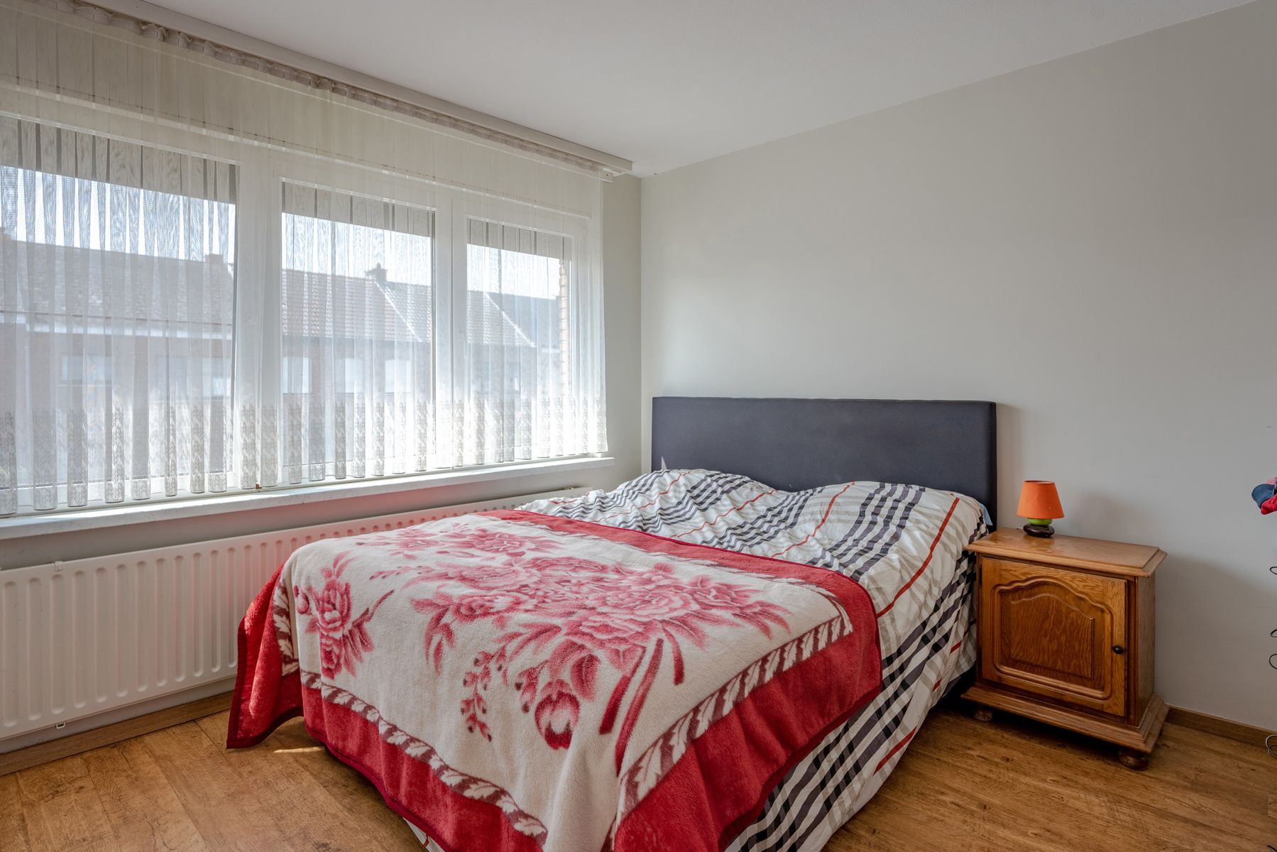 Instapklare woning met 5 slpk, 2 bdk en tuin op een rustige ligging! foto 12