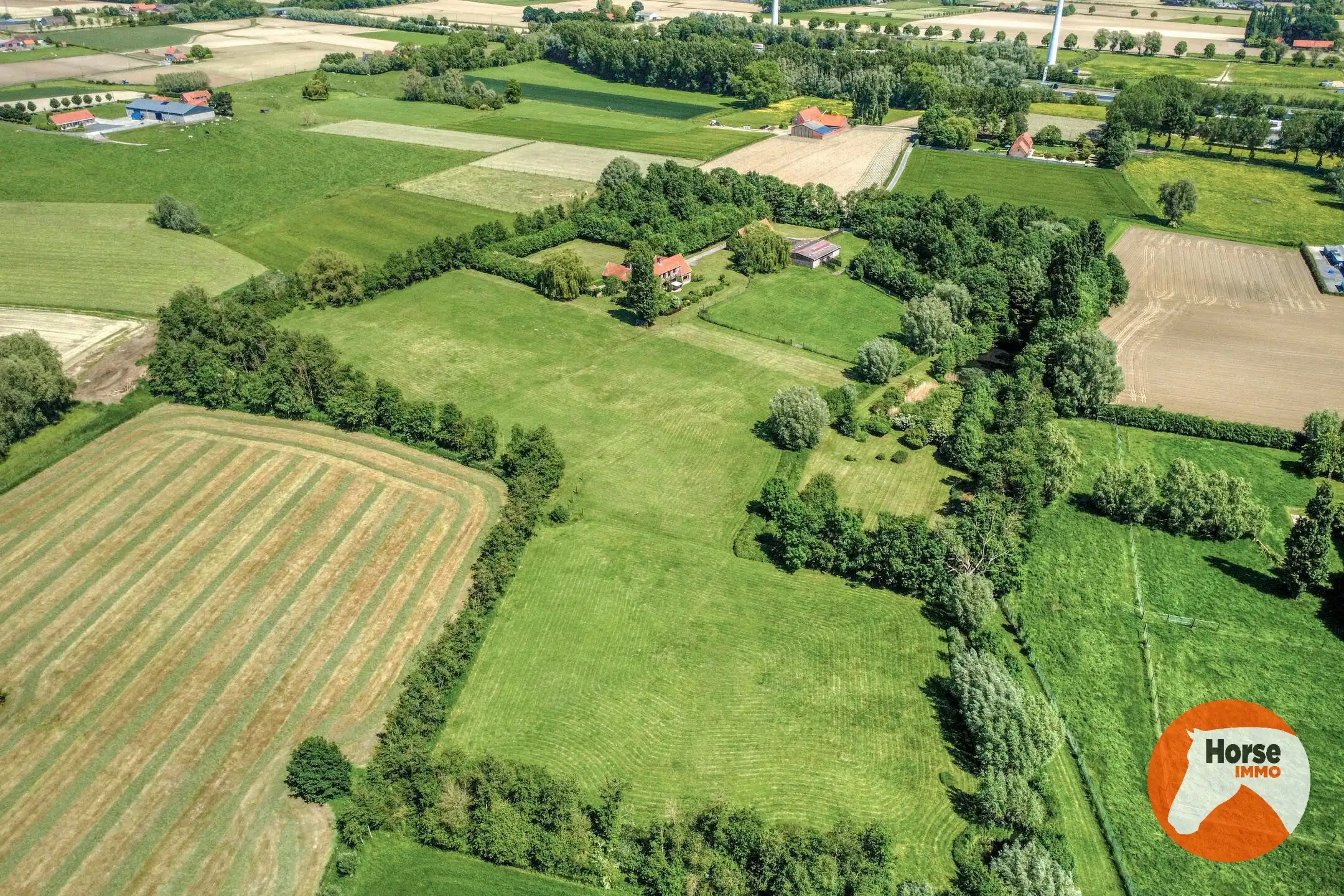 ROESELARE – Unieke villa met bijgebouwen op 4,7 ha foto 45