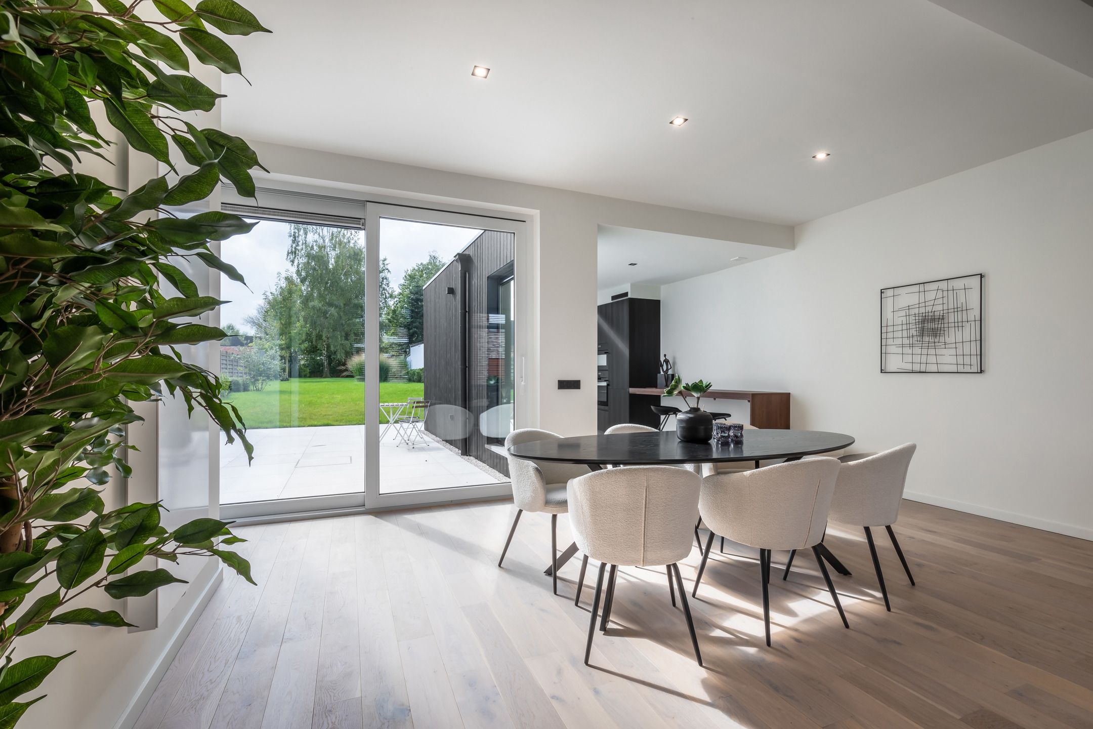 Moderne vrijstaande woning met luxe afwerking en ruime tuin foto 6