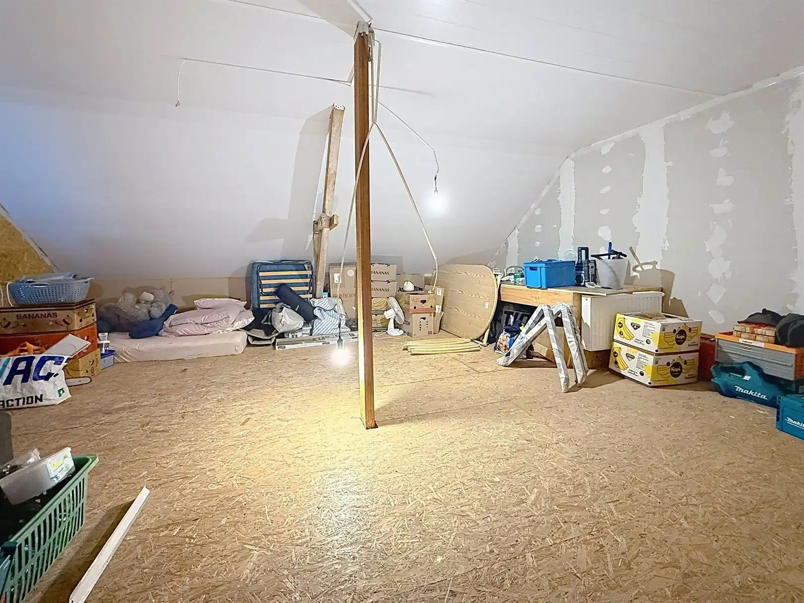 Gerenoveerde woning (2019), 2 slpks, zolder, opp 3a 03ca foto 27