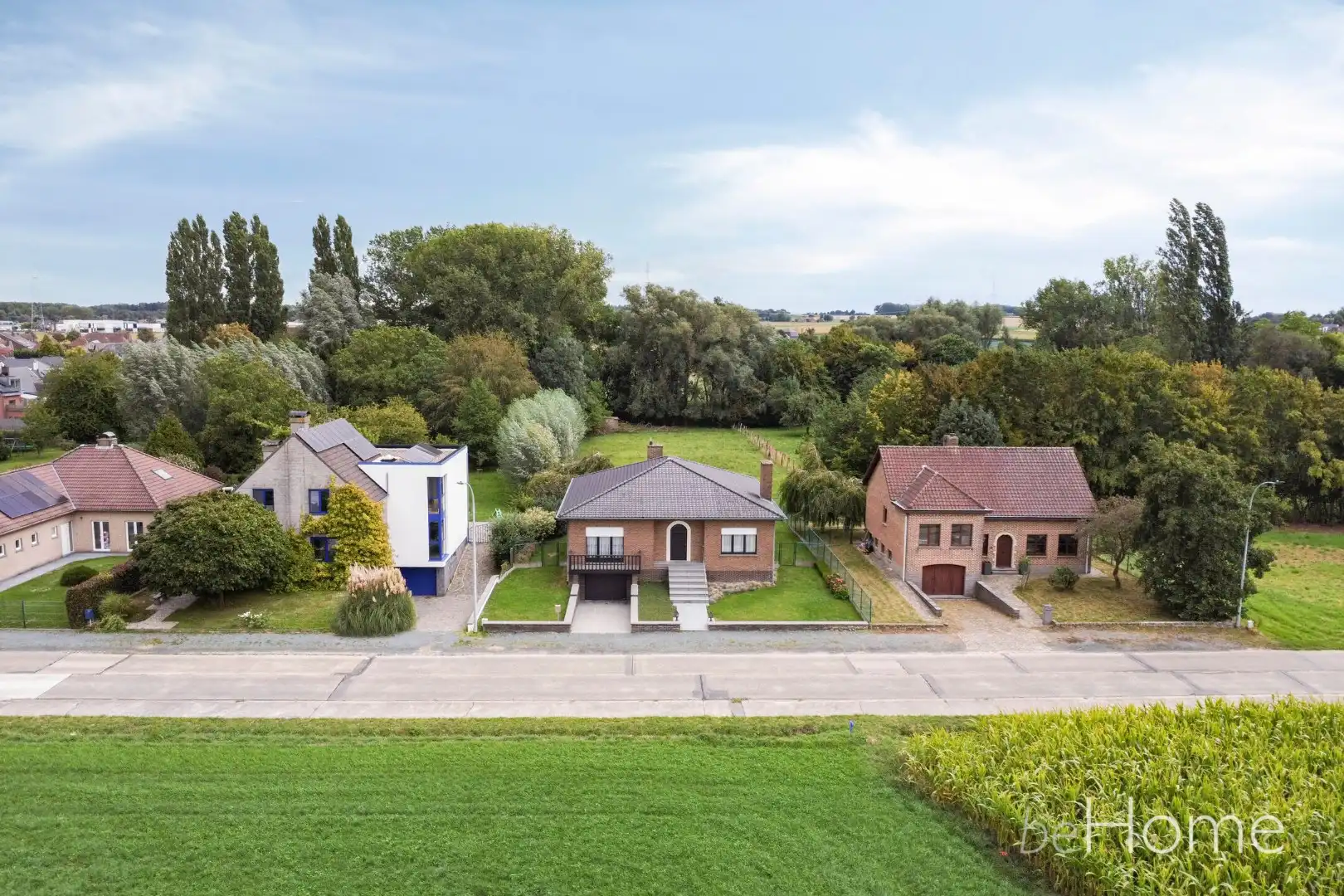 Vrijstaande bungalow met 4 slaapkamers, volledige kelder en ZO-tuin foto 4