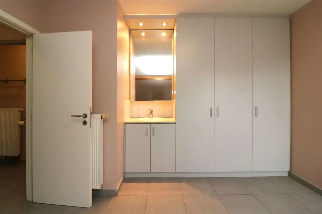 Duplexapp., 2 slpk, autostaanplaats, nabij station foto 20