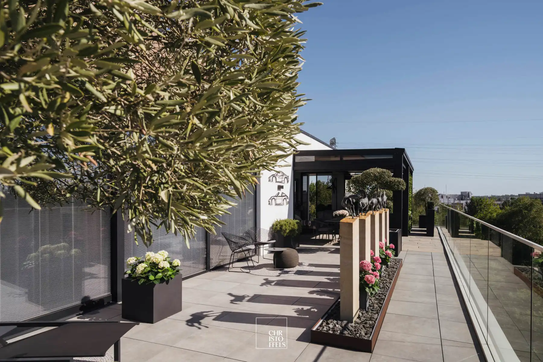 The Penthouse 250 m² ultra high-end woonruimte  89 m² terras met plunge pool foto 32