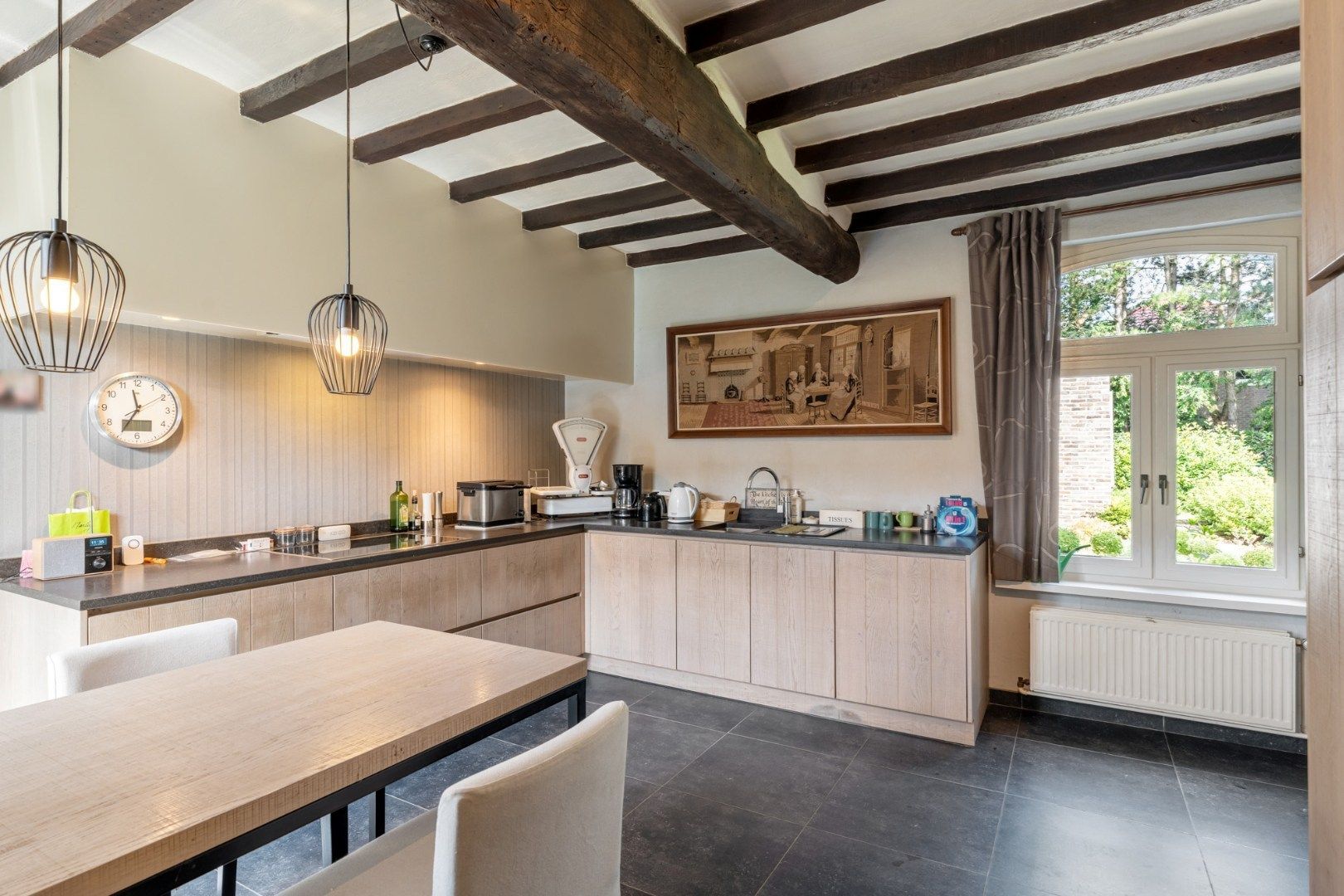 Ruim, karaktervol landhuis met parkachtige tuin op perceel van 16a29ca. foto 16