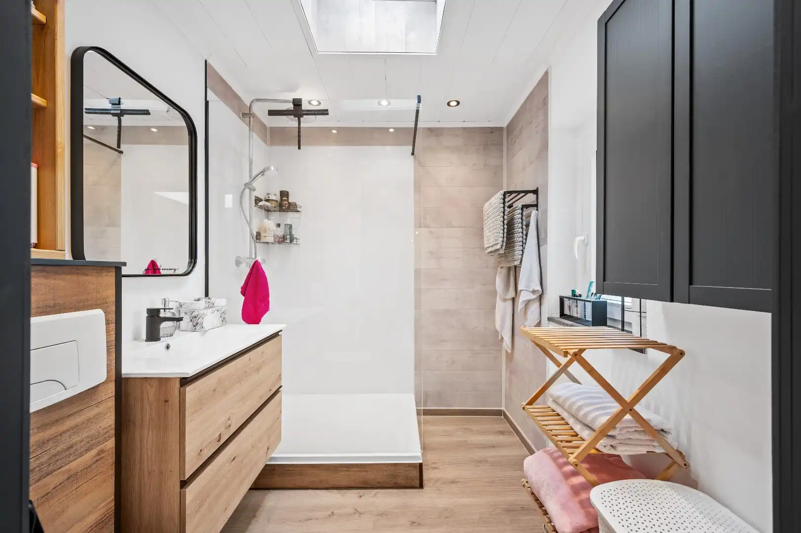 Af te werken rijwoning op de Tiense stadsrand foto 11