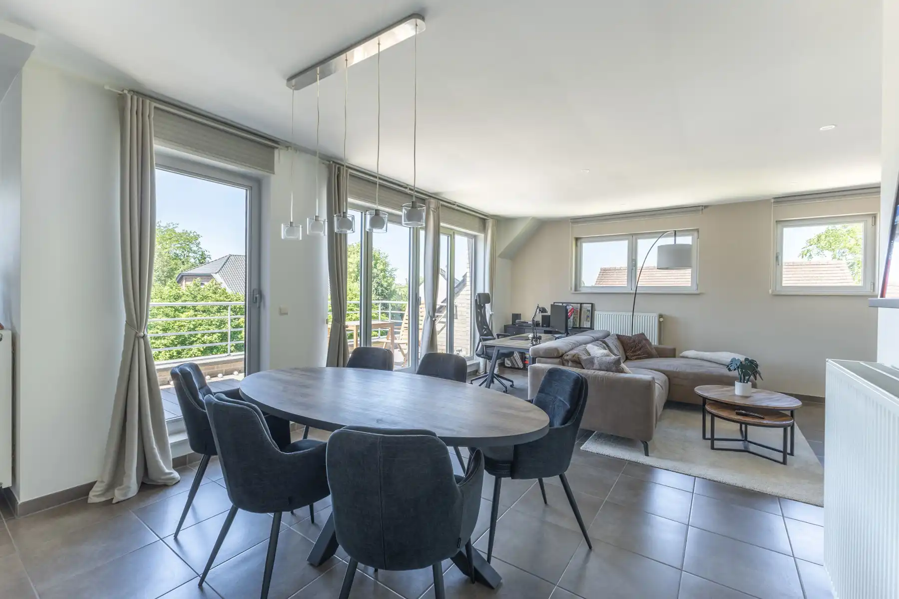 Modern, centraal gelegen appartement foto 3