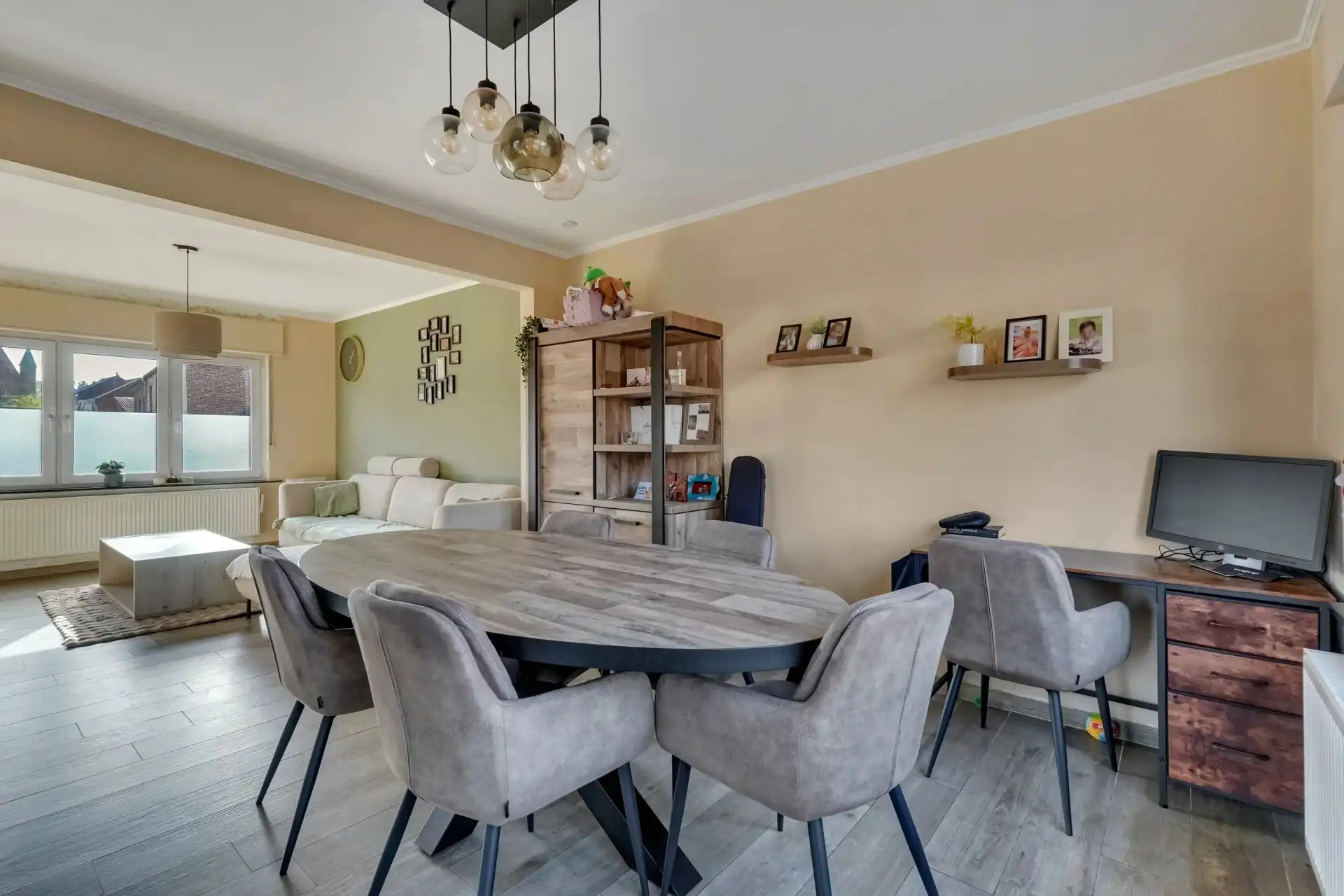Ruime gezinswoning met drie slaapkamers foto 8