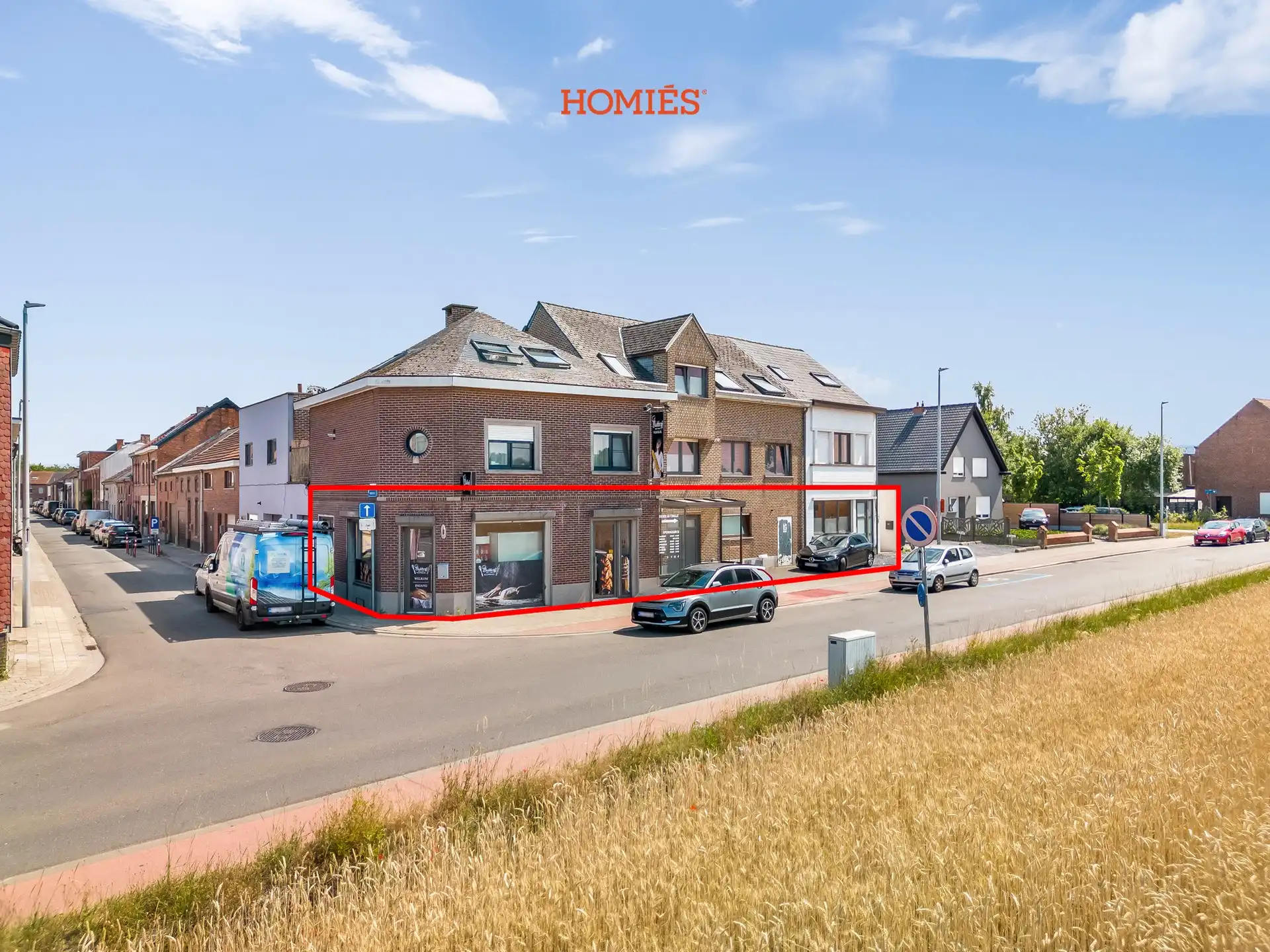 Volledig uitgeruste handelsruimte op strategische locatie foto {{pictureIndex}}