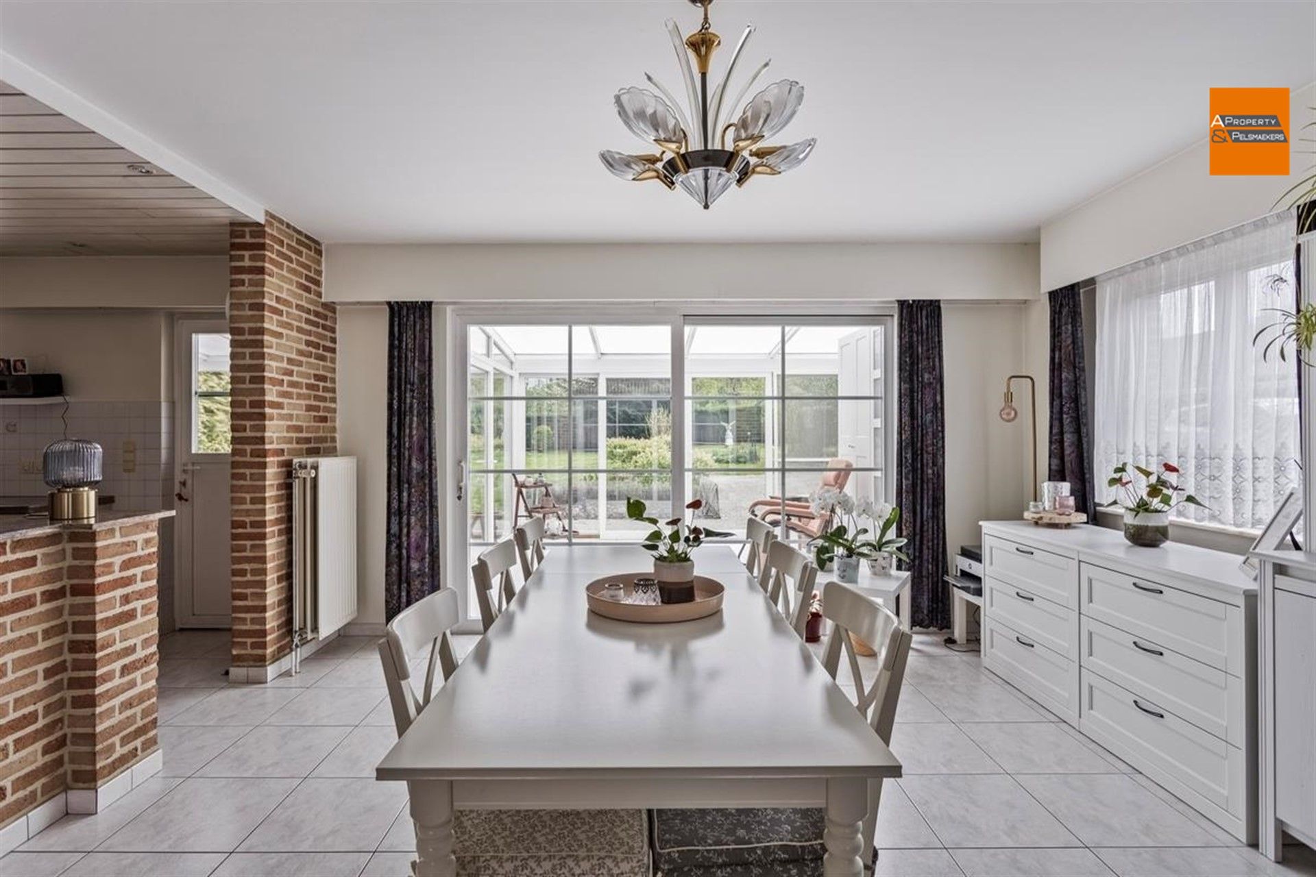 Ruime villa met 4 /5 slaapkamers op prachtige stuk grond foto 9