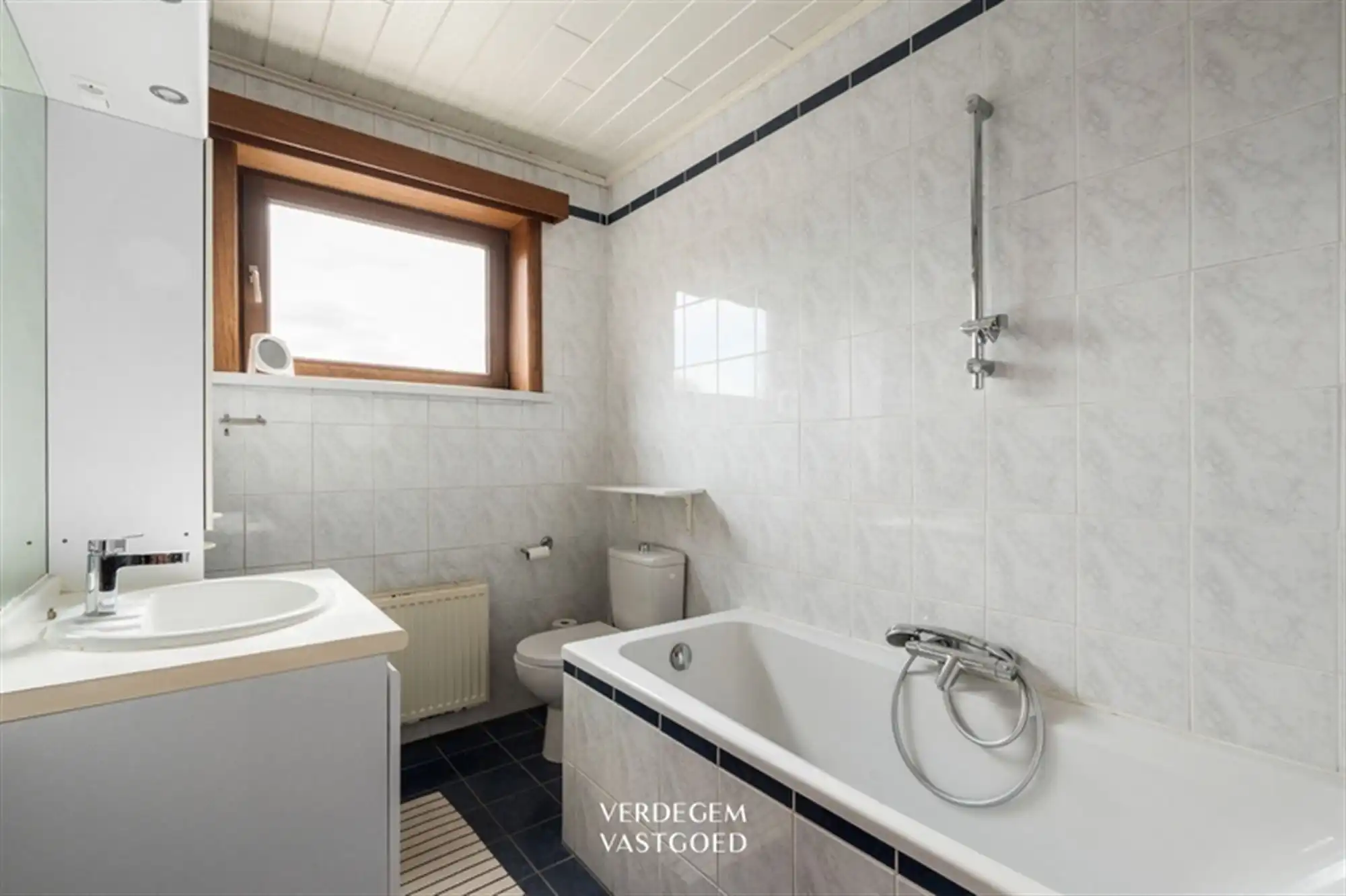 Centraal gelegen woning met heerlijke vibe, 3 slaapkamers en zuid tuin foto 16