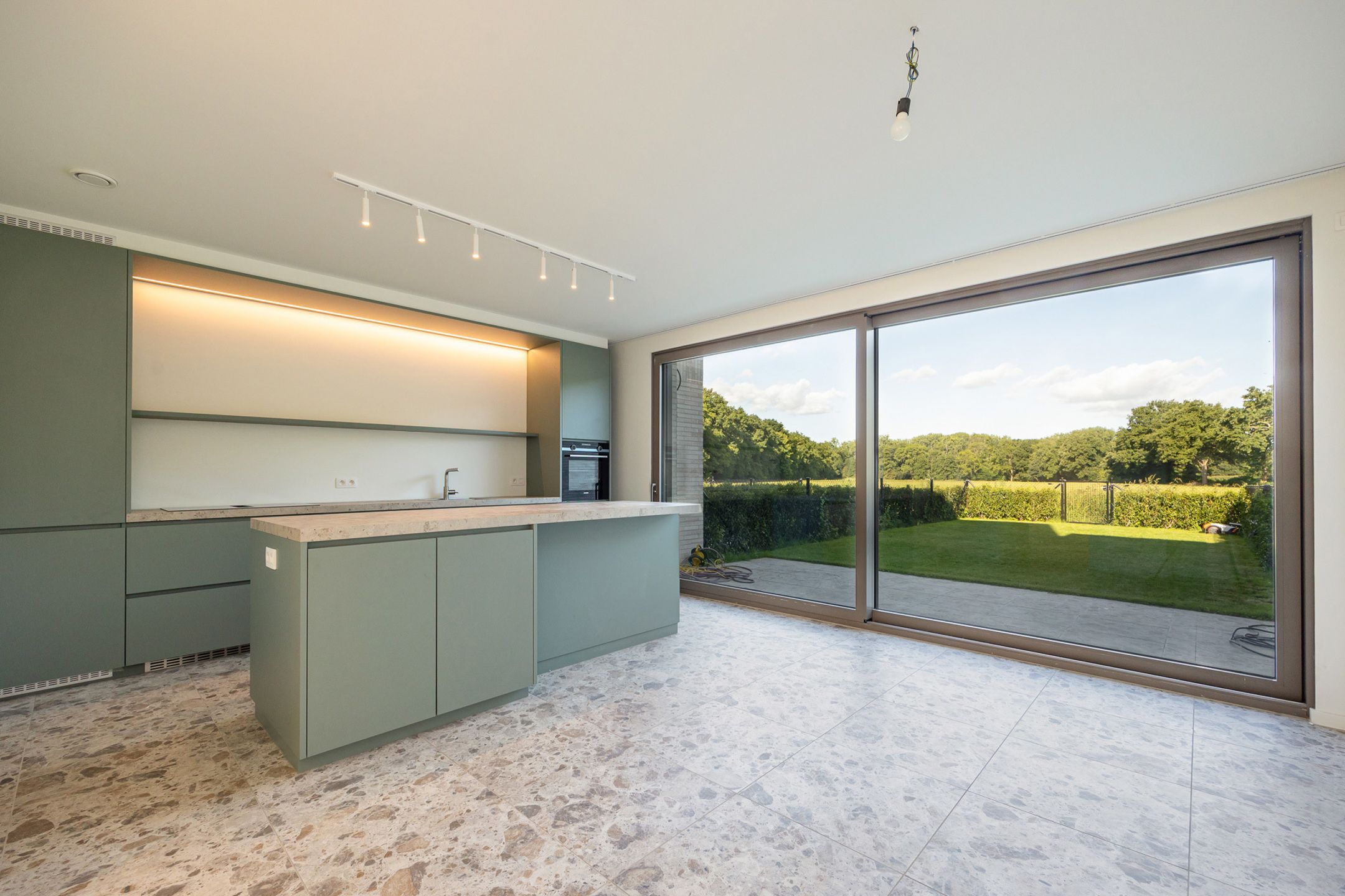 Nieuwbouwwoning met 3 slaapkamers en een prachtig open uitzicht foto 3
