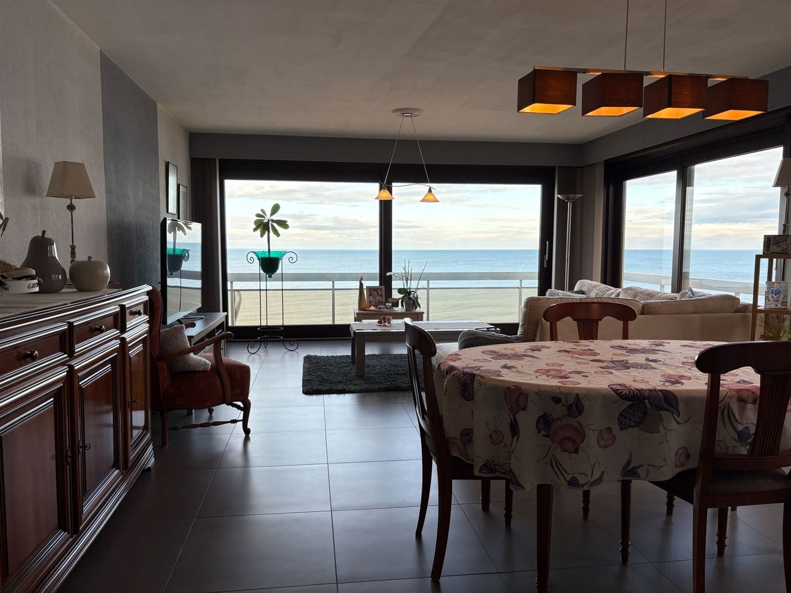 Appartement ongemeubeld met 2 slaapkamers foto 2