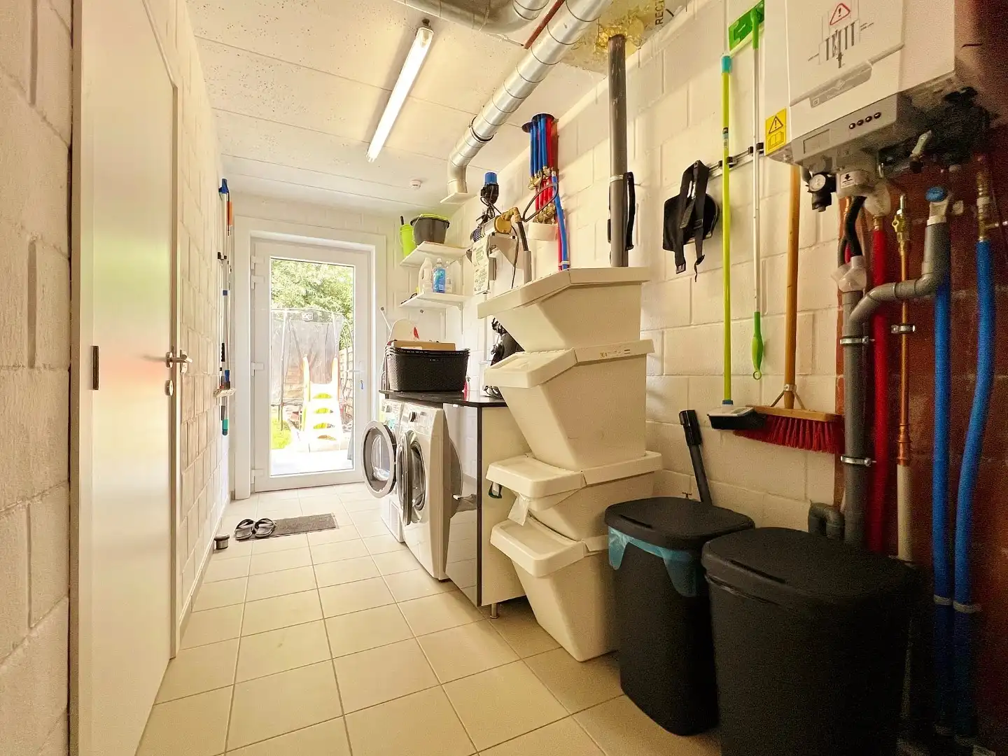 Zeer recente rijwoning met garage en zonnige tuin  foto 8