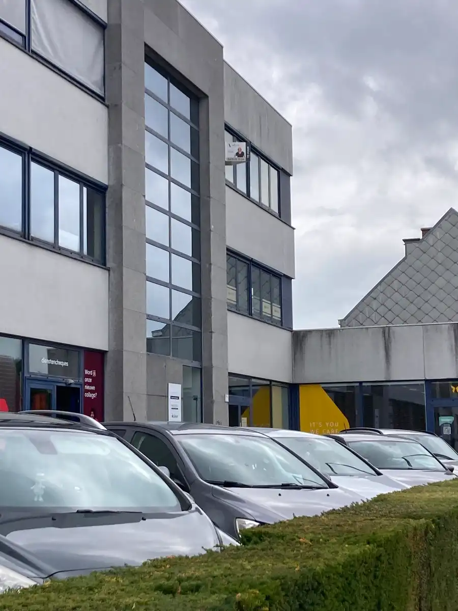 Commerciële ruimte te huur Doorniksesteenweg 81b - 8500 Kortrijk