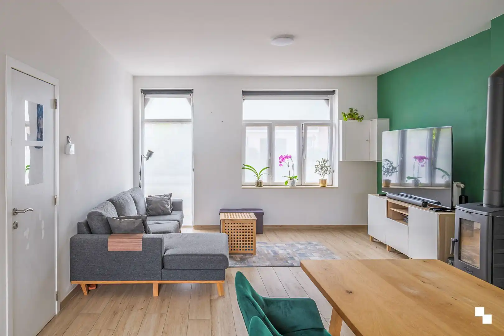 Lichtrijke woning met vier slaapkamers en zonnige tuin te Oosterzele foto 5