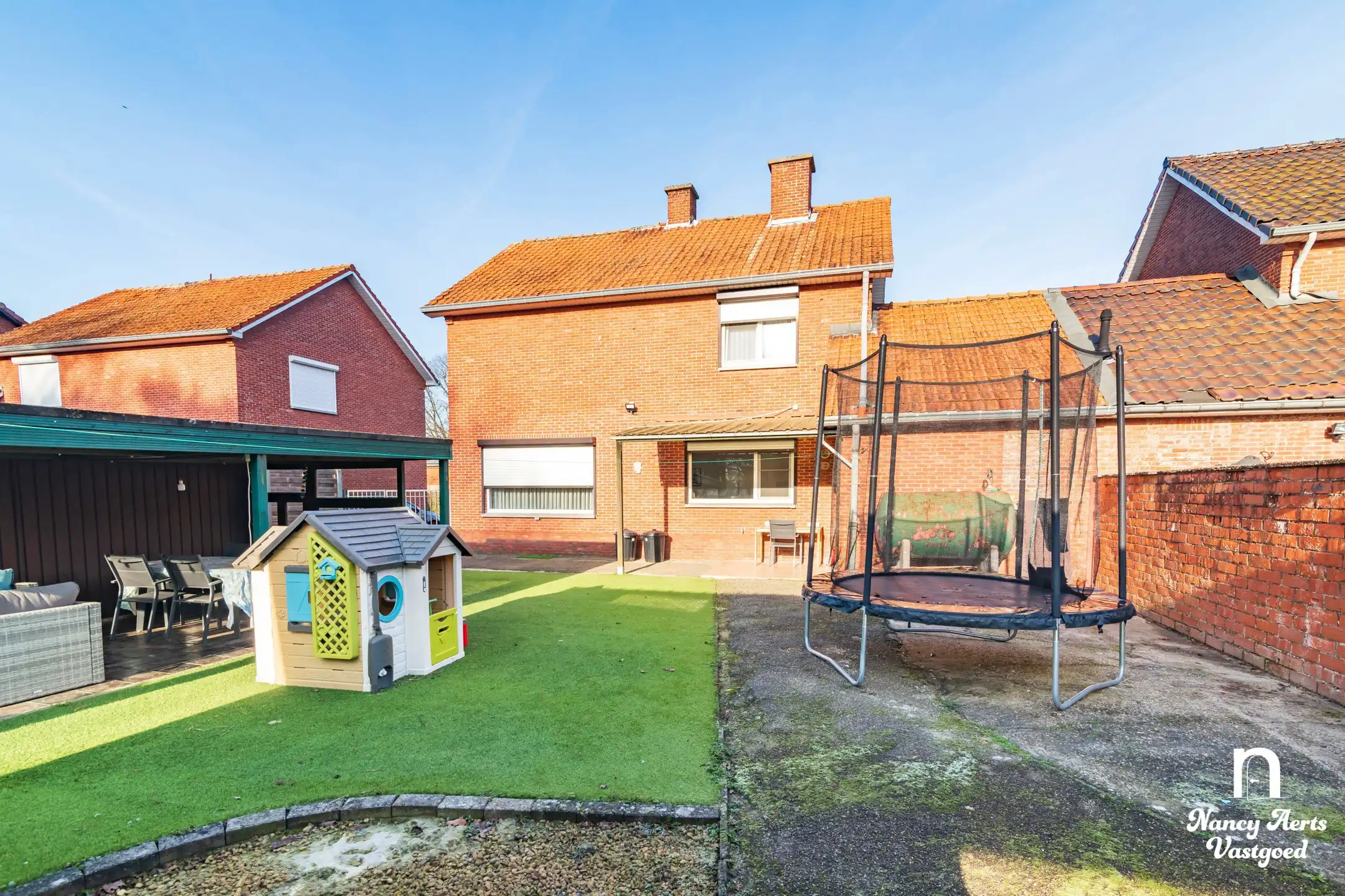 Vernieuwde instapklare gezinswoning met zuidgerichte tuin foto 4