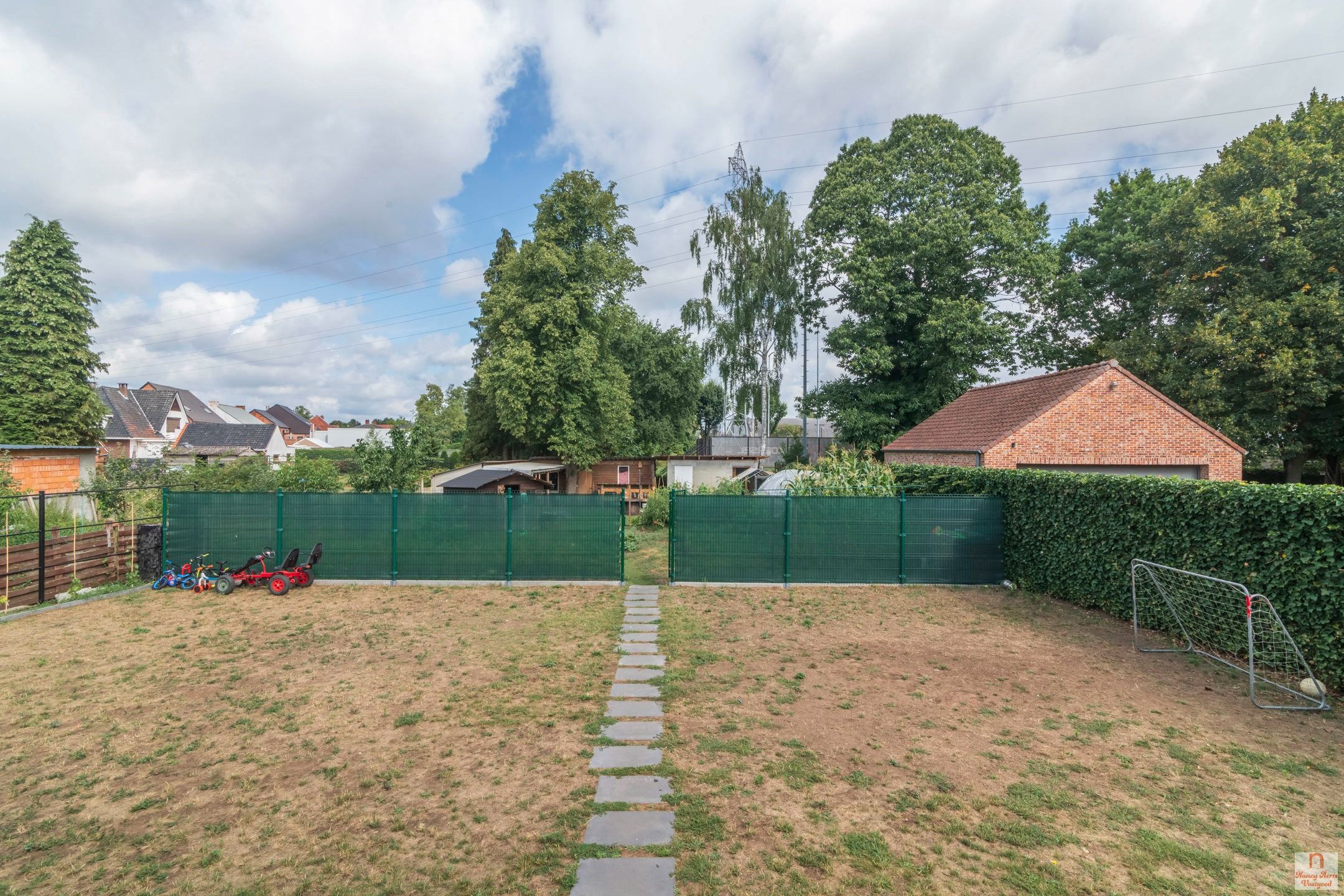 Grondig gerenoveerde splitlevelwoning in een rustige straat foto 43