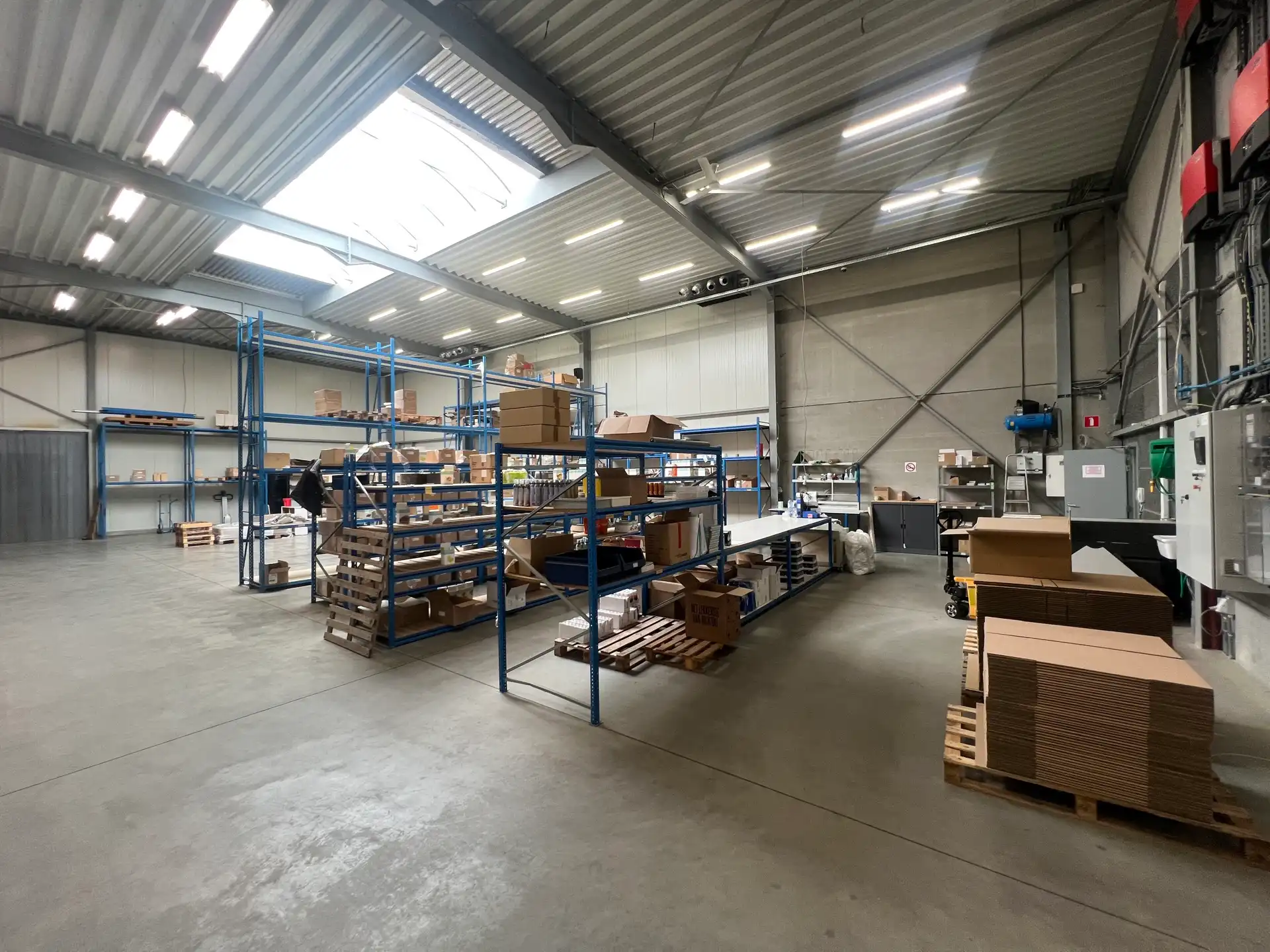MULTIFUNCTIONEEL EN ENERGIEZUINIG BEDRIJFSGEBOUW  foto 18
