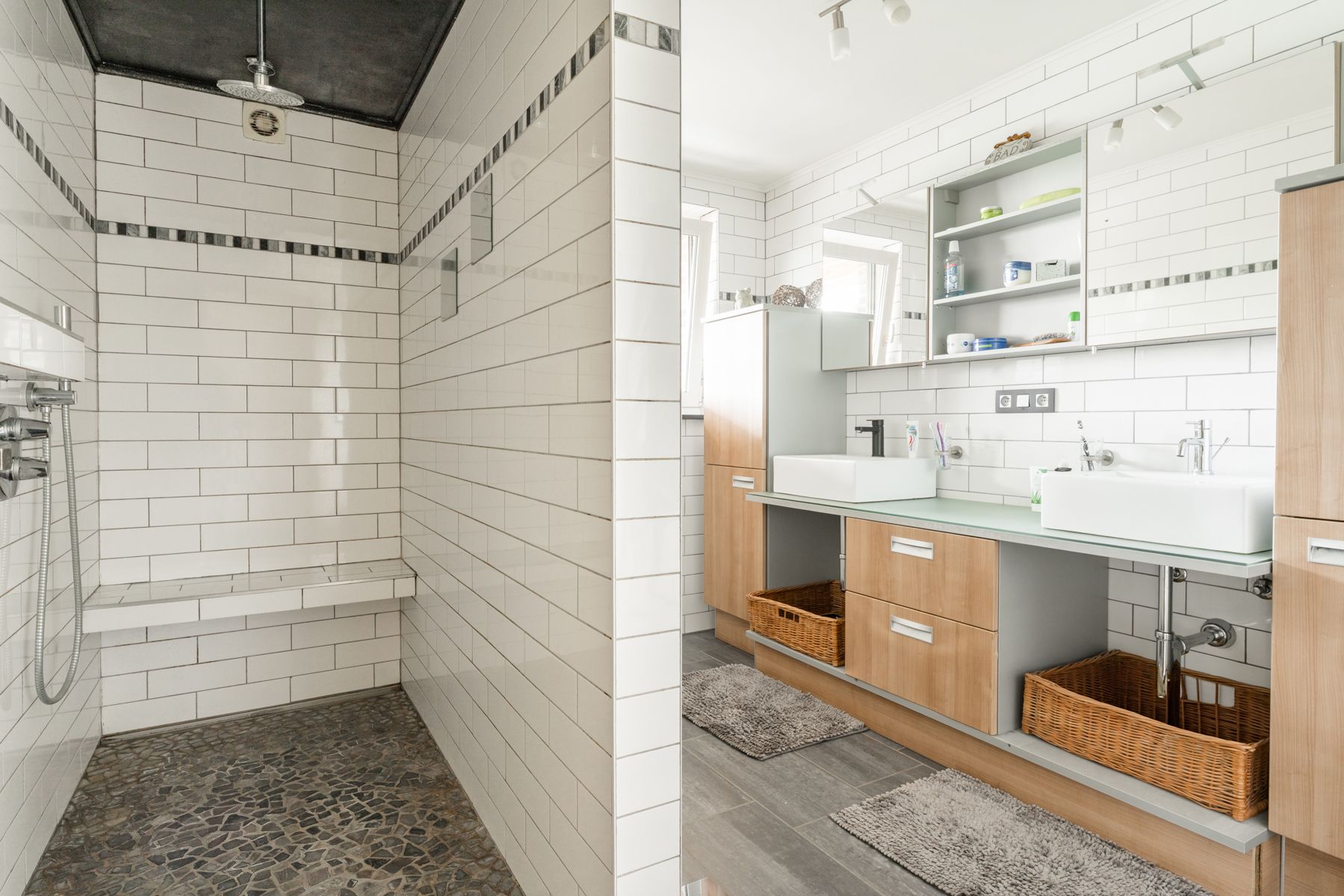 Ruime gerenoveerde woning met zwembad  foto 19