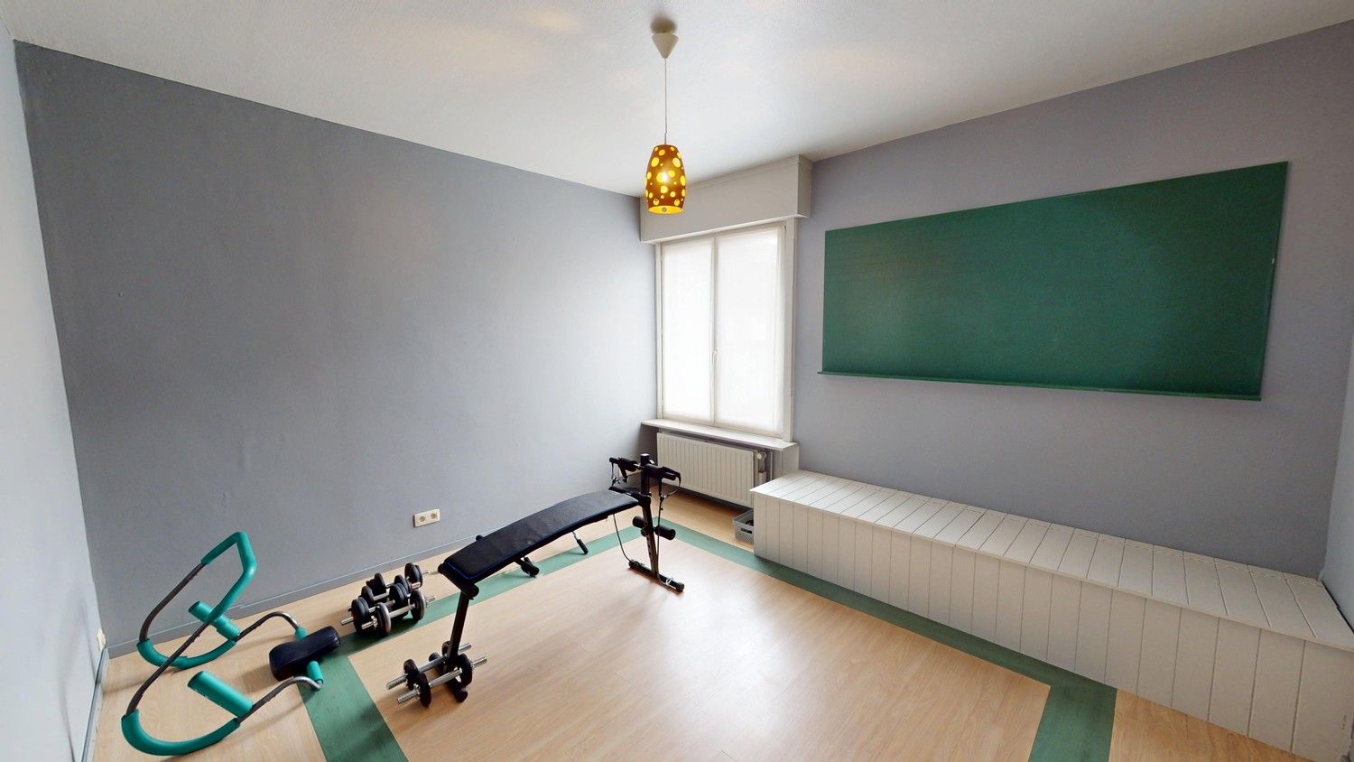 Zeer ruime woning met 4 slaapkamers te koop! foto 11