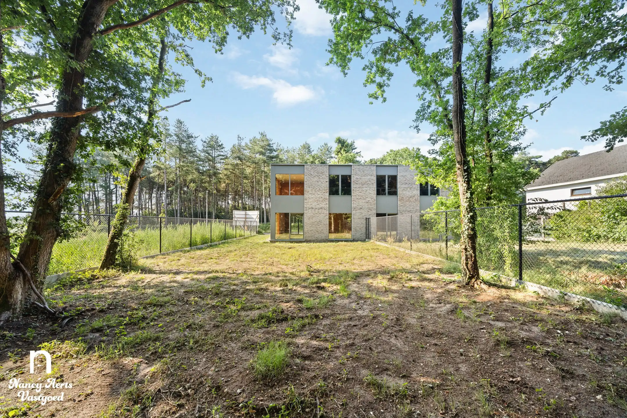 Moderne gezinswoning met tuin en afwerking naar eigen smaak foto 2